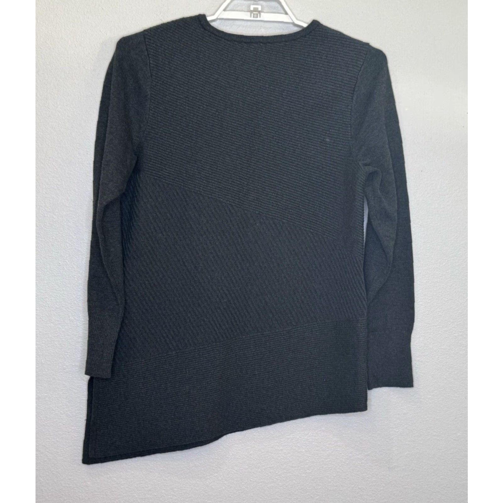 Vintage Chico’s Women’s Pullover Sweater Long Sleeve Size M Gray Textured Stripe Asymmetrical Hem Knit Tunic Size M / US 6-8 / IT 42-44 - 6 Thumbnail