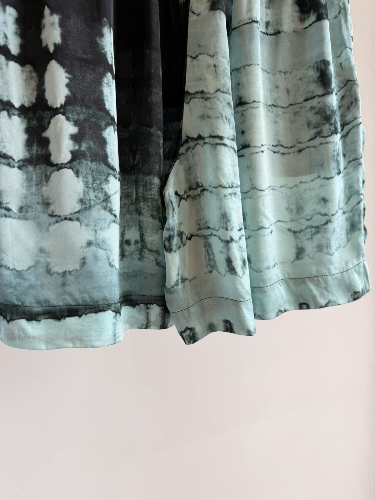 Other DELOS Printed Shorts Black Turquoise Shibori Tie Dye Size S Size 30" / US 8 / IT 44 - 7 Thumbnail