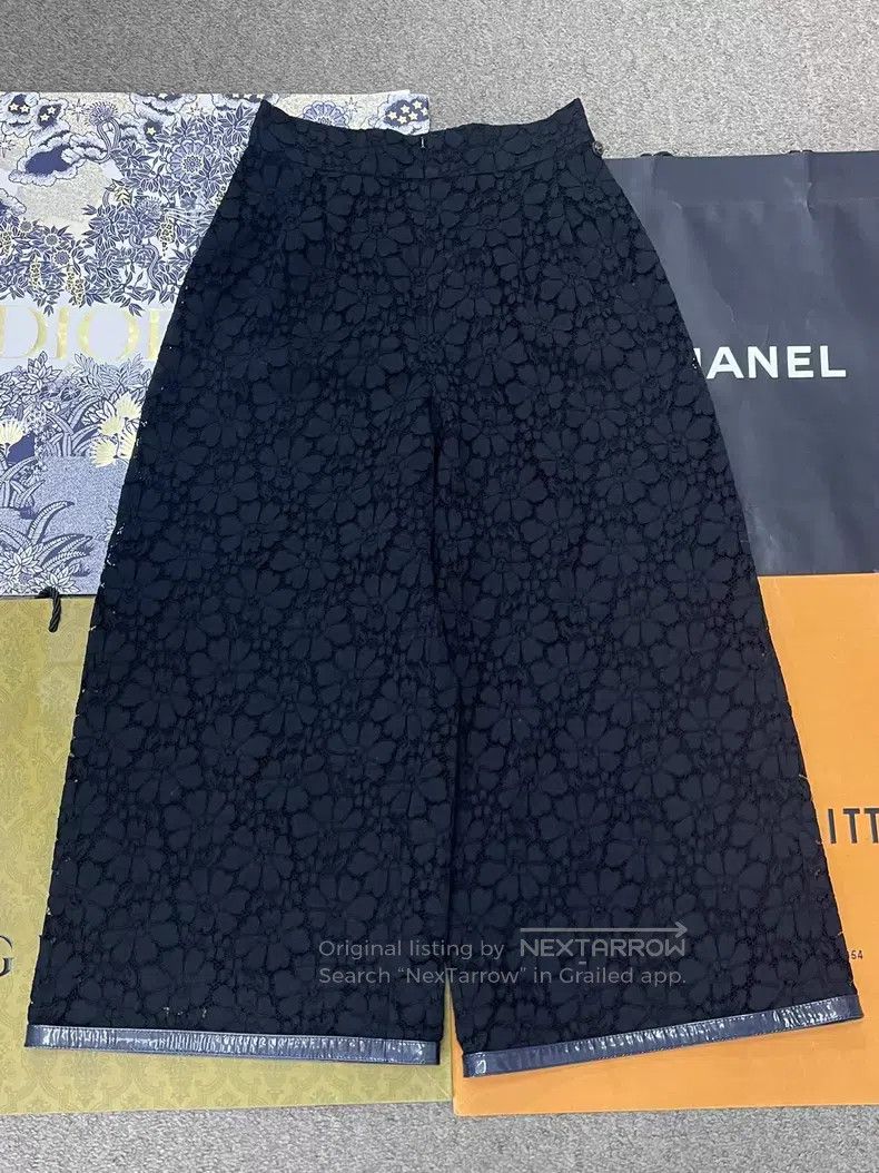 Chanel Chanel Black lace wide-leg trousers Size 25" / US 0 / IT 36 - 1 Thumbnail
