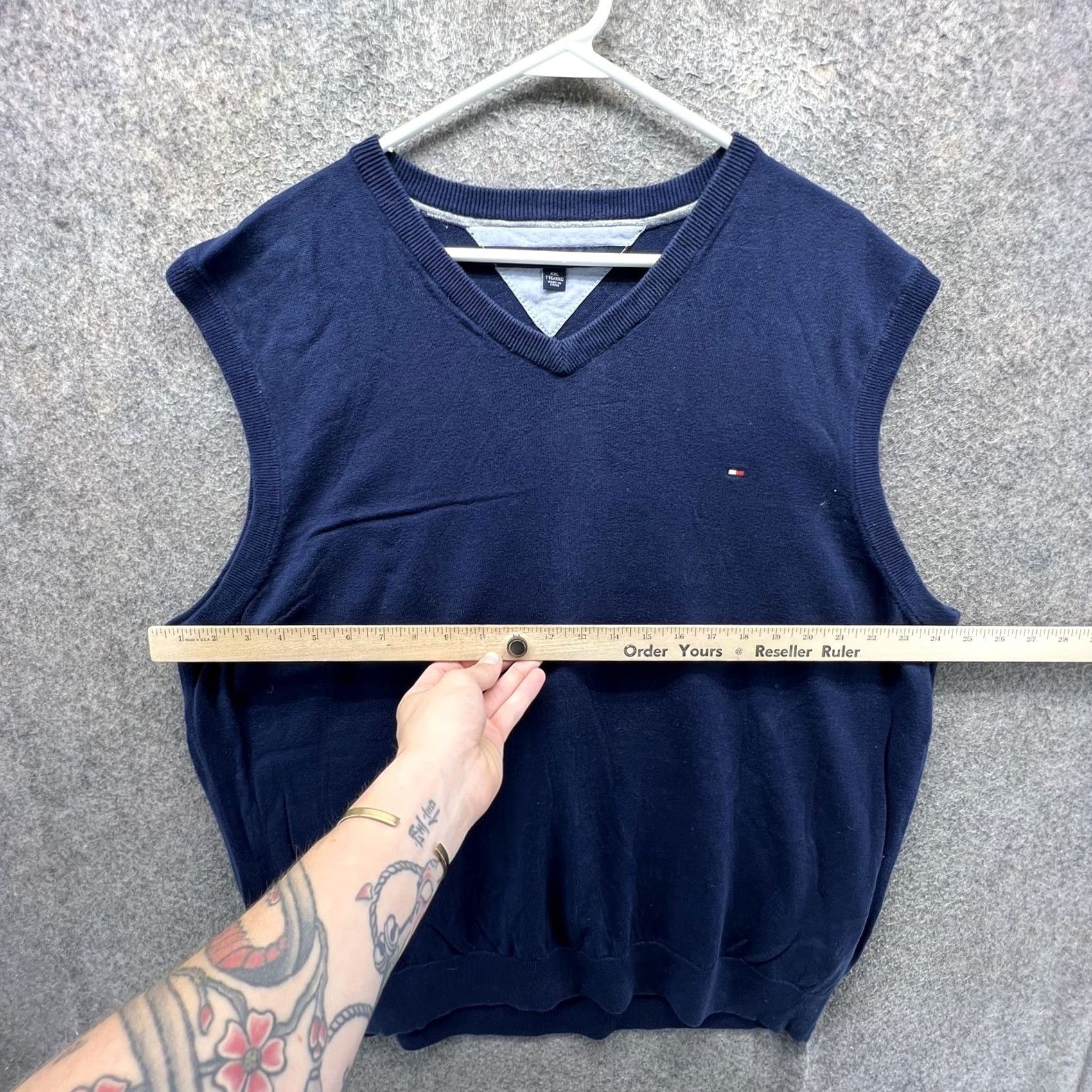Tommy Hilfiger Tommy Hilfiger Sweater Vest Mens 2XL Blue Cotton Modal V-Neck Sleeveless Knit Vest Casual Knit Shirt Mens XXL Navy Logo Size US XXL / EU 58 / 5 - 3 Thumbnail