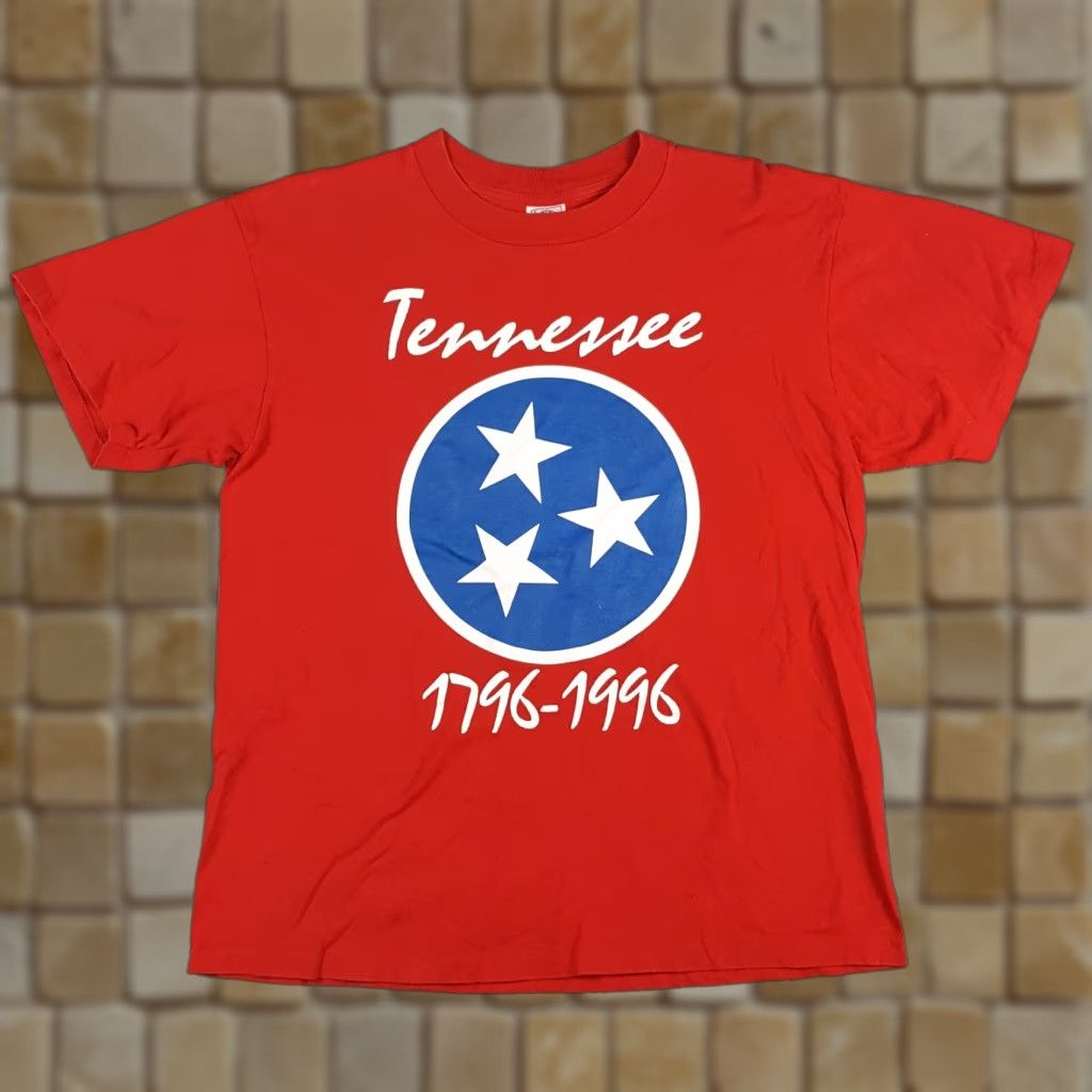 Delta VINTAGE Tennessee 300 Year Anniversary Men's L T Shirt TN Delta Red Cotton 90s 00s USA Embroidered Logo Crew Neck Short Sleeve State Size US L / EU 52-54 / 3 - 1 Thumbnail