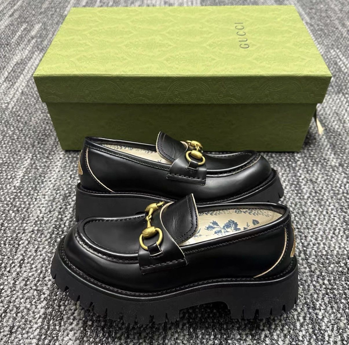Gucci Gucci Classic Bee Loafers J42 Size US 4 / IT 34 - 4 Thumbnail