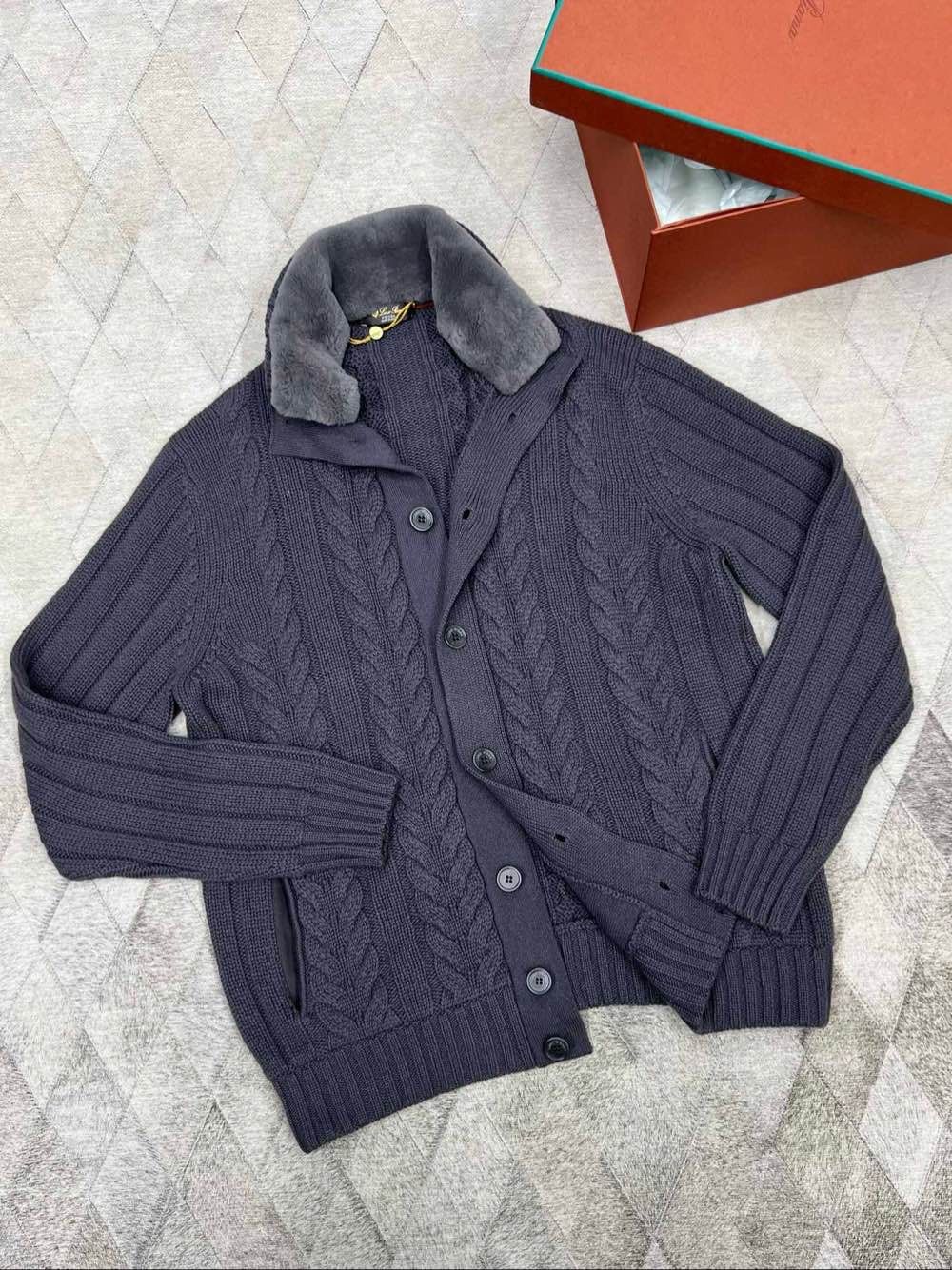 Loro Piana Loro Piana Vicuña Fur Collar Bomber Size L Size US L / EU 52-54 / 3 - 1 Thumbnail