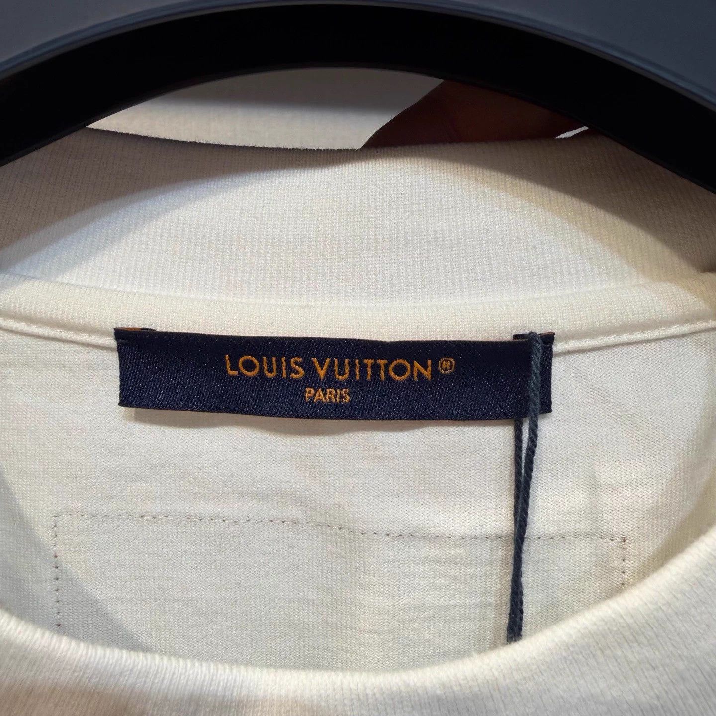 Louis Vuitton LV White Embossed Logo Short Tee M New w/ Tags Size US M / EU 48-50 / 2 - 3 Thumbnail