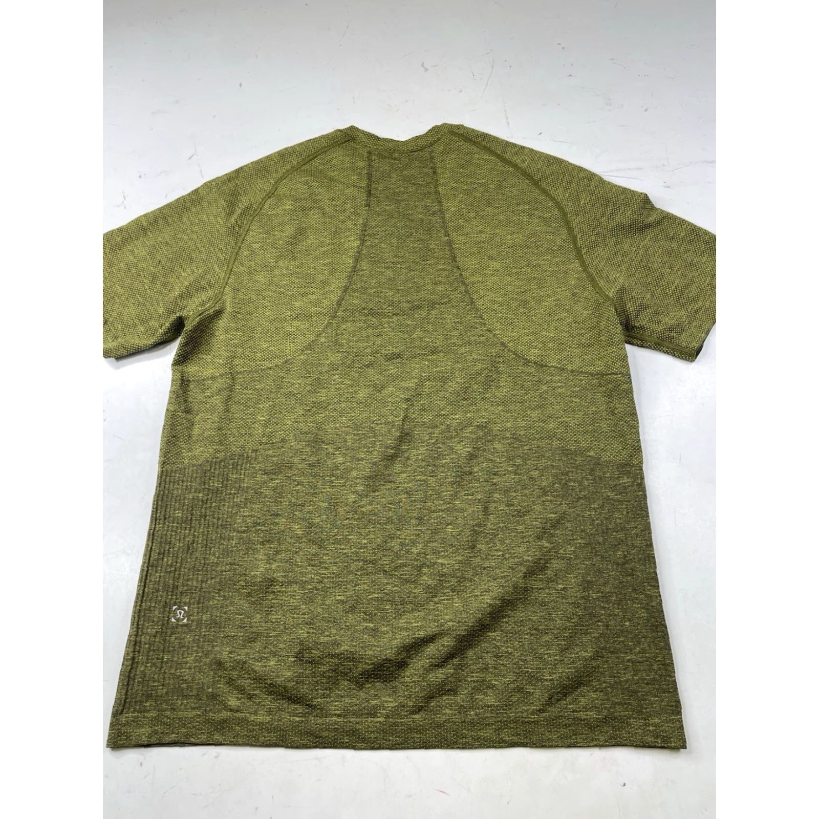 Lululemon Lululemon Metal Vent Tech T-Shirt Short Sleeve V-Neck Willow Green M Mens Athletic Activewear Shirt - Size US M / EU 48-50 / 2 - 5 Thumbnail