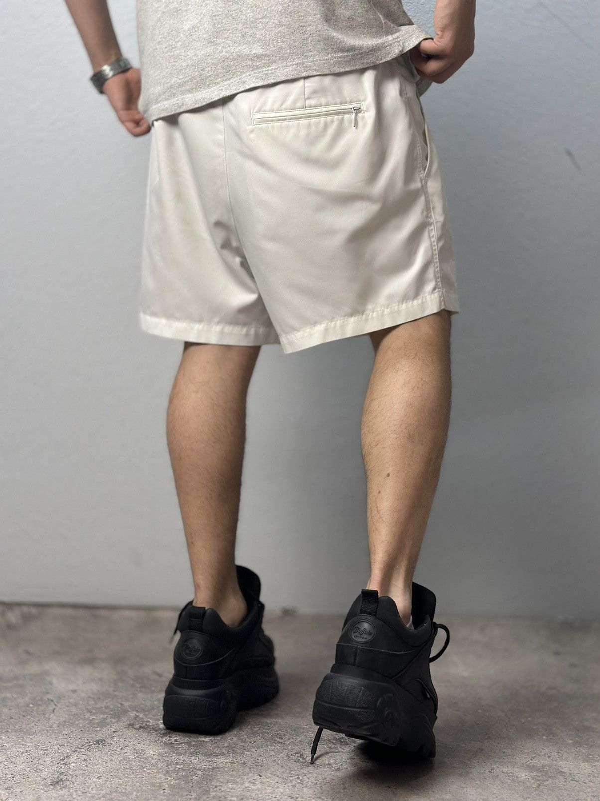 Nike Vintage Nike Shorts Court Swoosh Y2K white Federer Golf Size US 32 / EU 48 - 3 Thumbnail