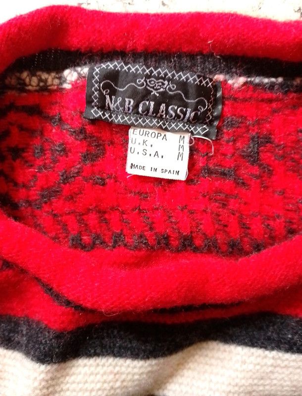 Vintage Vintage sweater N&B red and black Size US M / EU 48-50 / 2 - 7 Thumbnail