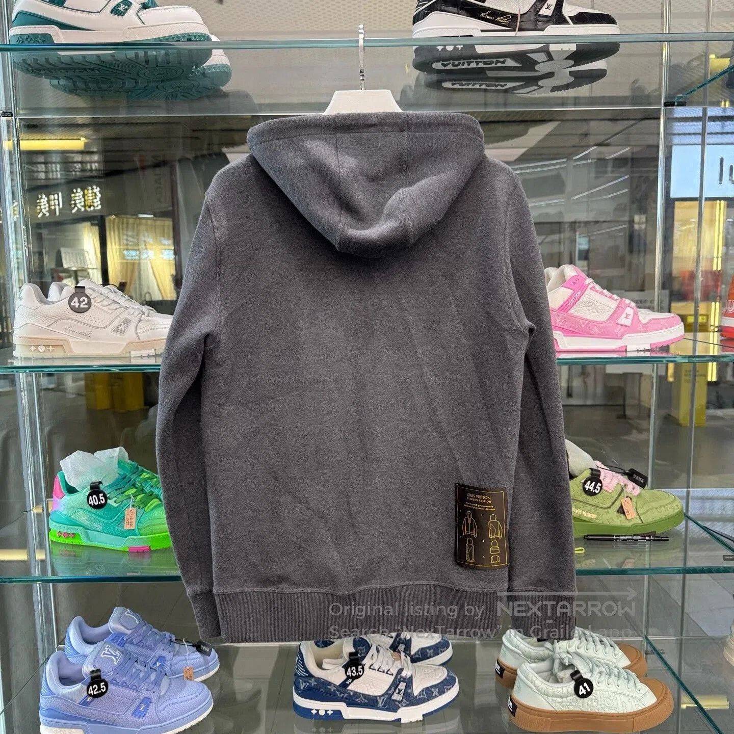 Louis Vuitton Louis Vuitton Gray Logo Zip Hooded Jacket. Size US L / EU 52-54 / 3 - 3 Thumbnail