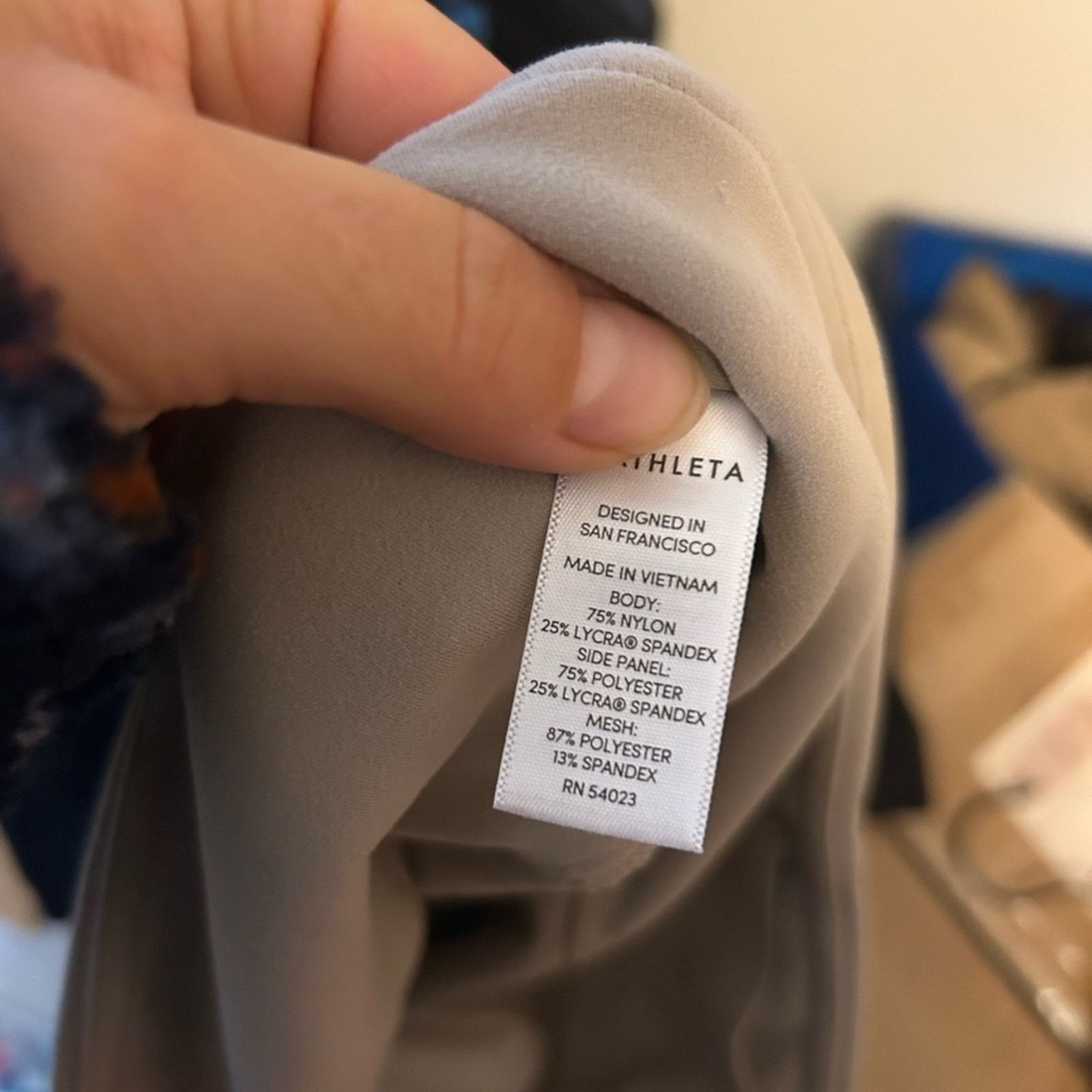 Athleta Athleta Exhale Mesh Capri Pants Size 30" / US 8 / IT 44 - 3 Thumbnail