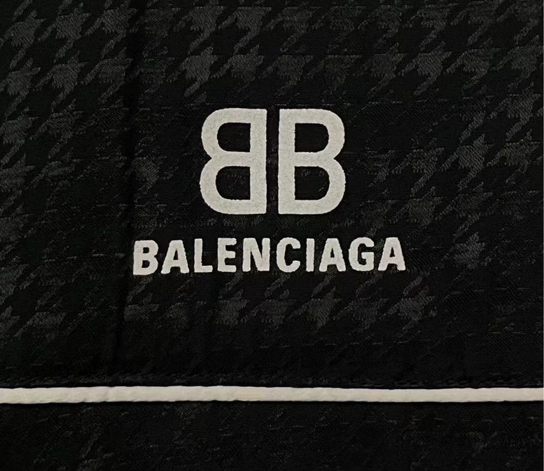 Balenciaga Balenciaga Black and white double B letter dark houndstoot Size US S / EU 44-46 / 1 - 5 Thumbnail