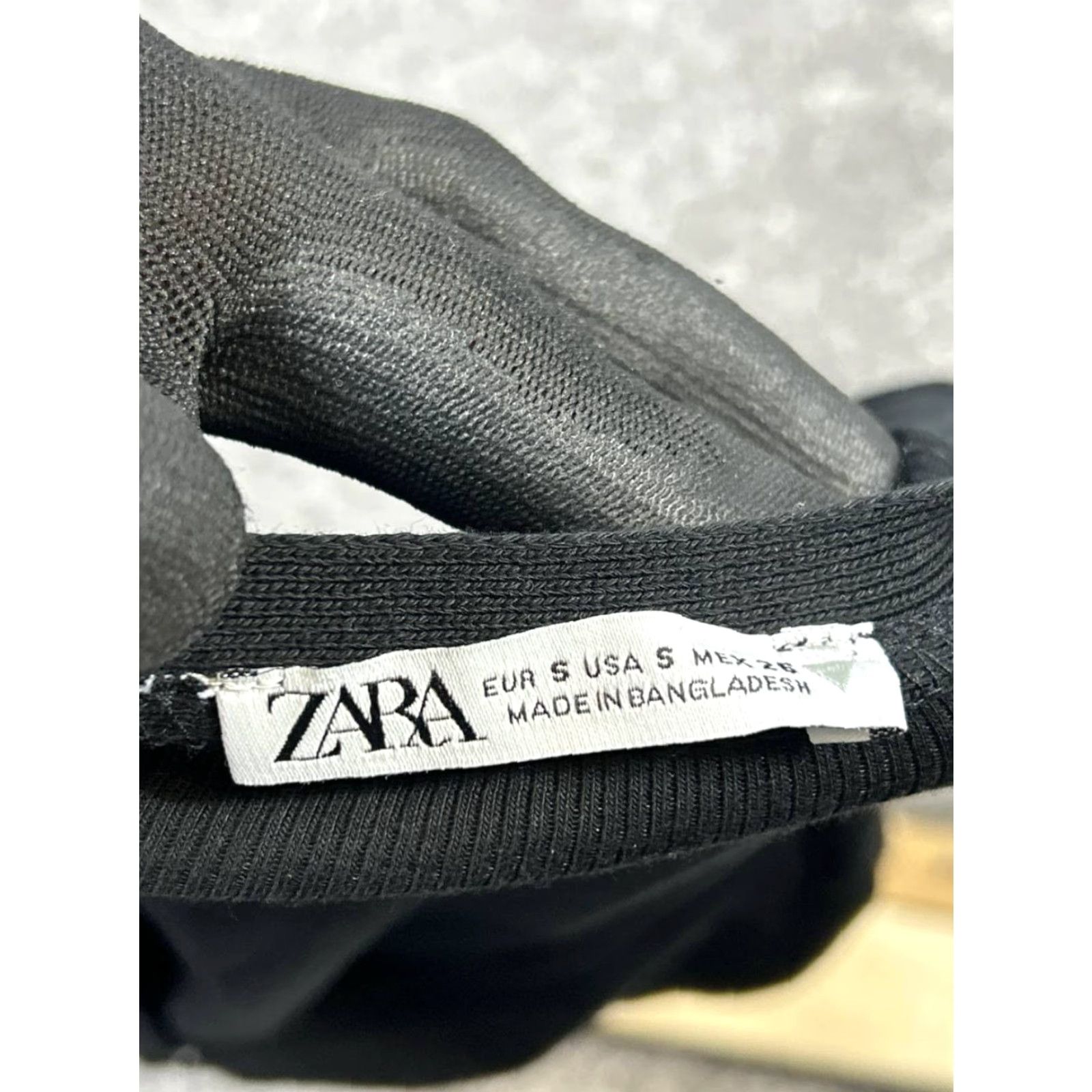 Zara VINTAGE Zara Womens Sweater Cardigan Long Sleeve Black Knit V-Neck Casual Fall Winter S Size S / US 4 / IT 40 - 3 Thumbnail