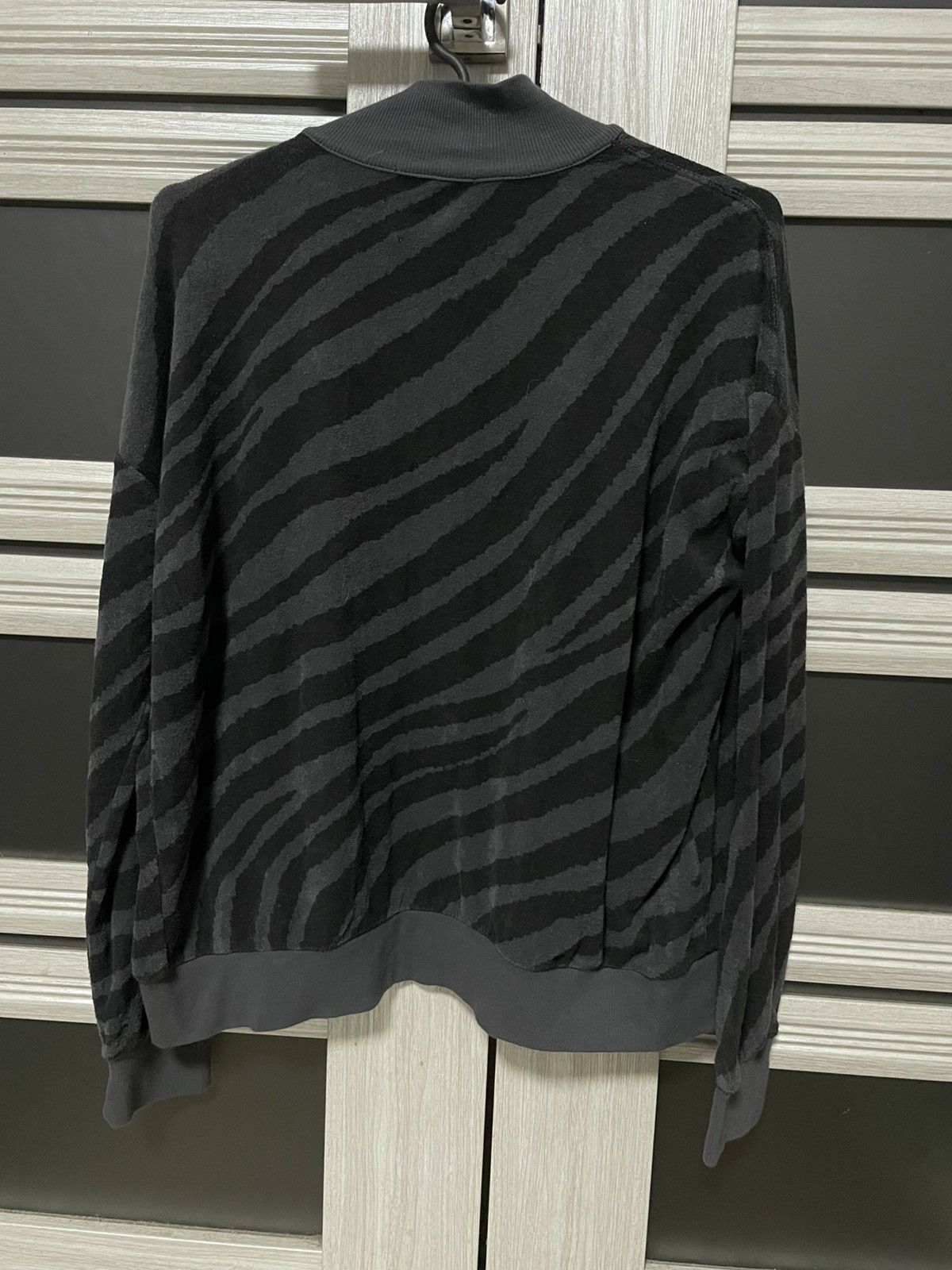 Japanese Brand Jumper 1234 Zip Up Sweatshirt Zebra Print Desing Rare Size 3 Size US S / EU 44-46 / 1 - 12 Thumbnail