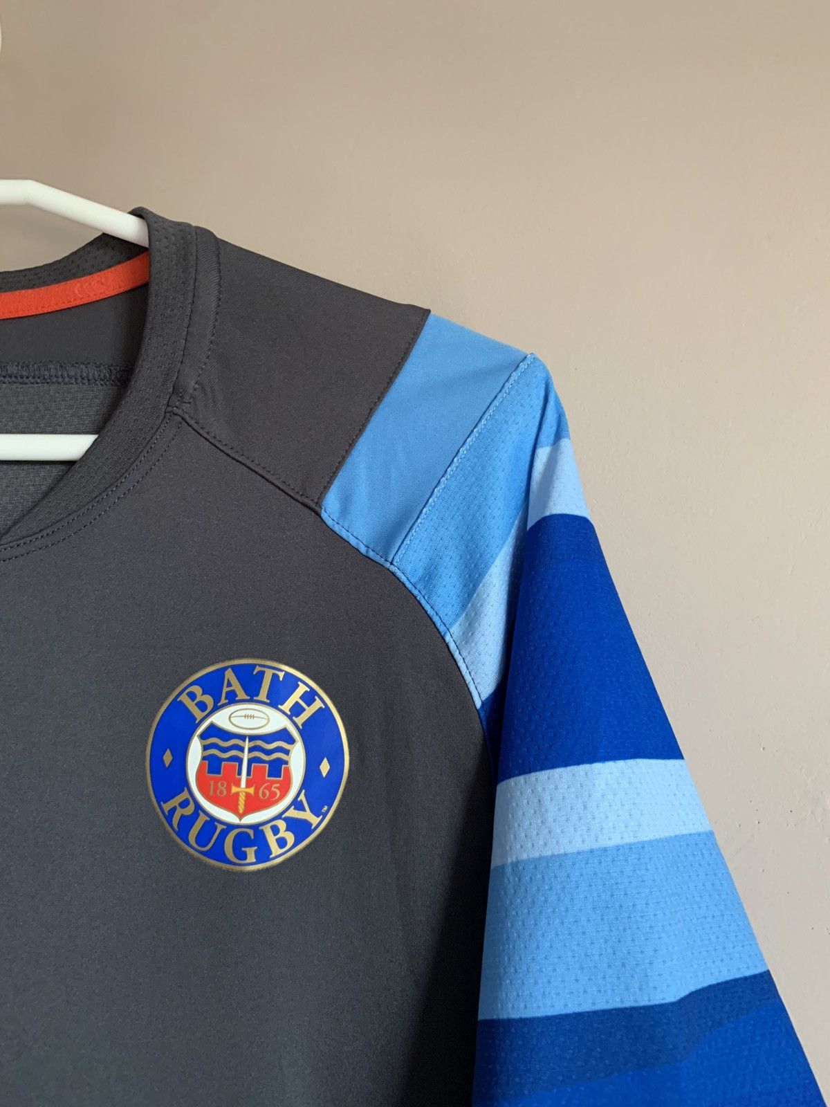 Canterbury of New Zealand Bath Training Rugby Union Shirt Canterbury Jersey Size M Size US L / EU 52-54 / 3 - 5 Thumbnail