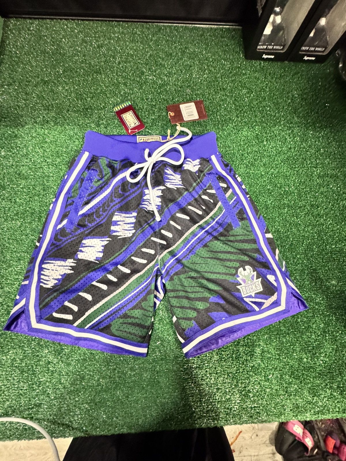 Mitchell & Ness Mitchell N Ness game day pattern short Bucks Size US 27 - 1 Thumbnail