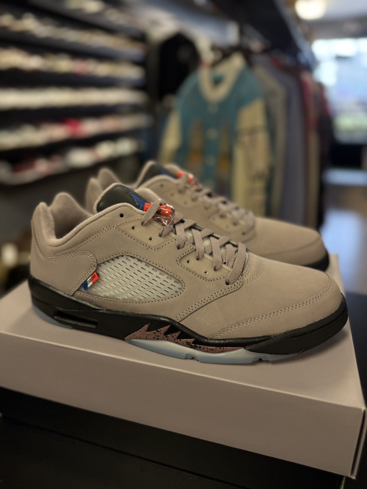 Jordan Brand × Nike Jordan 5 Low Top PSG Size 13 Brand New (DX6325-204) Size US 13 / EU 46 - 1 Thumbnail
