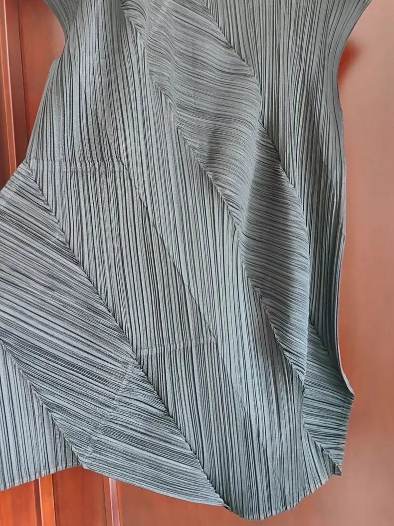 Issey Miyake Issey Miyake size:one size Black pleated kelp vest Size S / US 4 / IT 40 - 4 Thumbnail