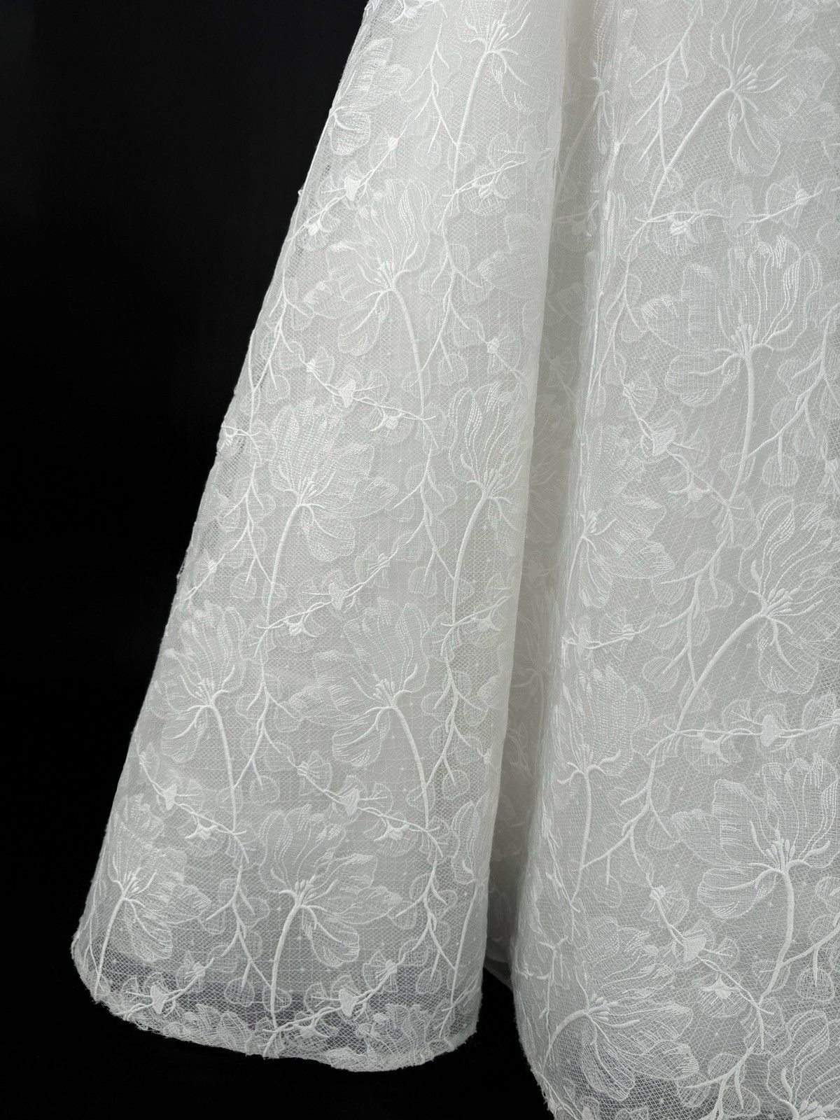 Other Preloved US 2 Embroidery Lace Anna Augusta Bridal Gown Size XS / US 0-2 / IT 36-38 - 5 Thumbnail