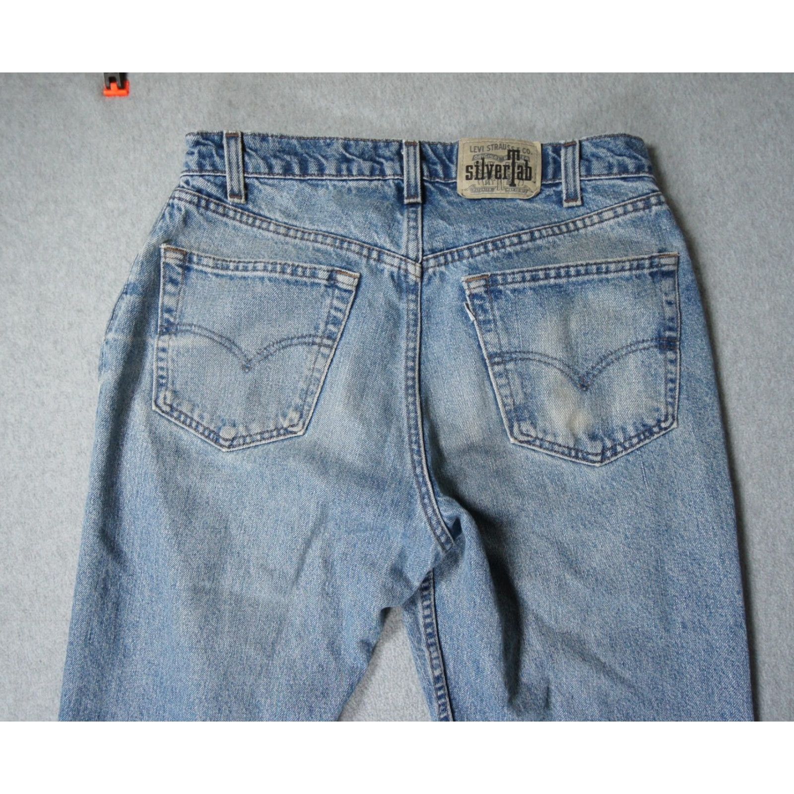 Levi's VINTAGE Levi's Silvertab Jeans Mens 33x30 Blue Denim Relaxed Fit 90s USA Jeans Mens 33x30 Blue Denim Size US 33 - 7 Thumbnail