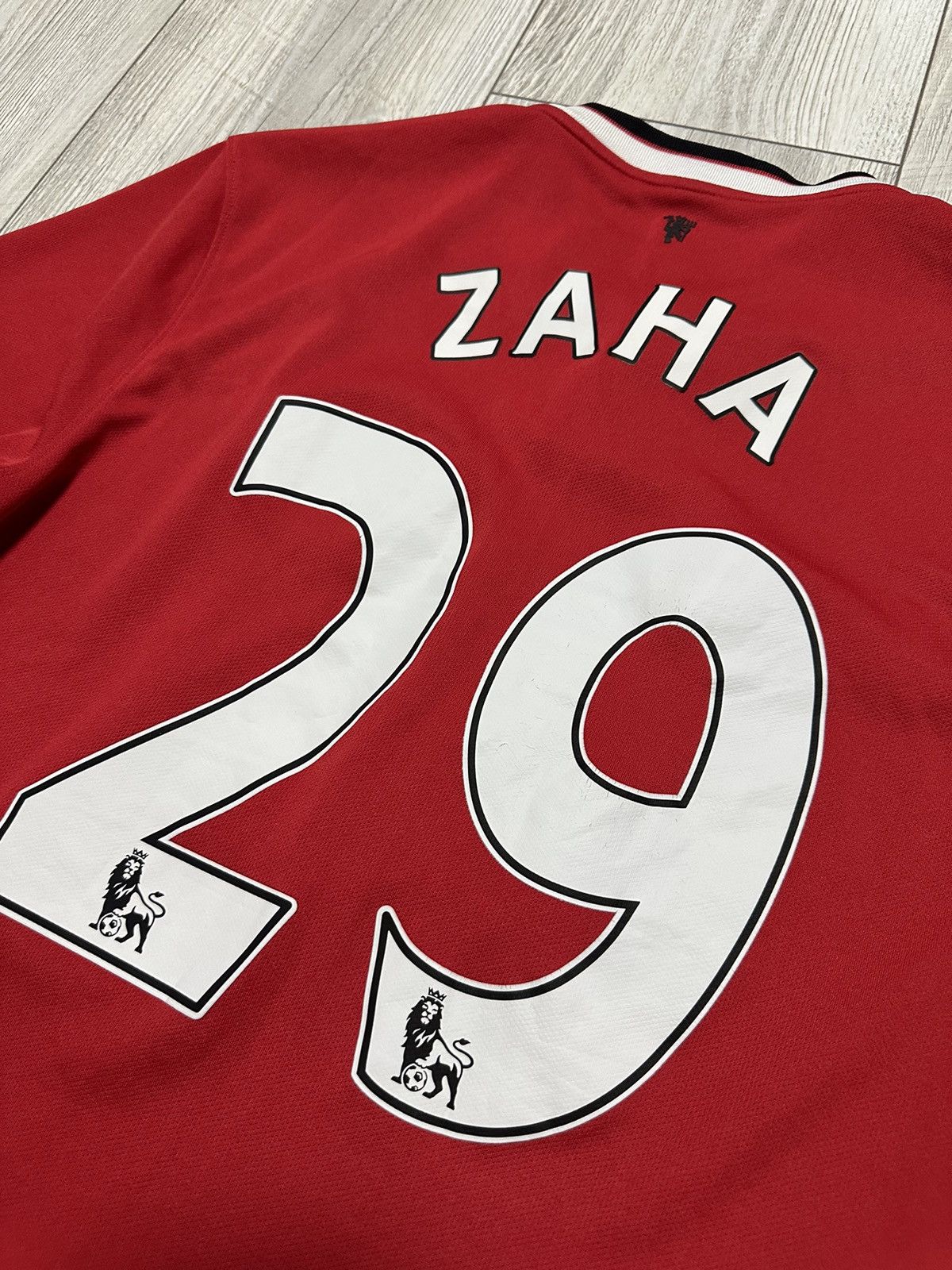 Nike Vintage 2014 Manchester United Home Jersey Shirt Zaha #29 Size US M / EU 48-50 / 2 - 9 Thumbnail