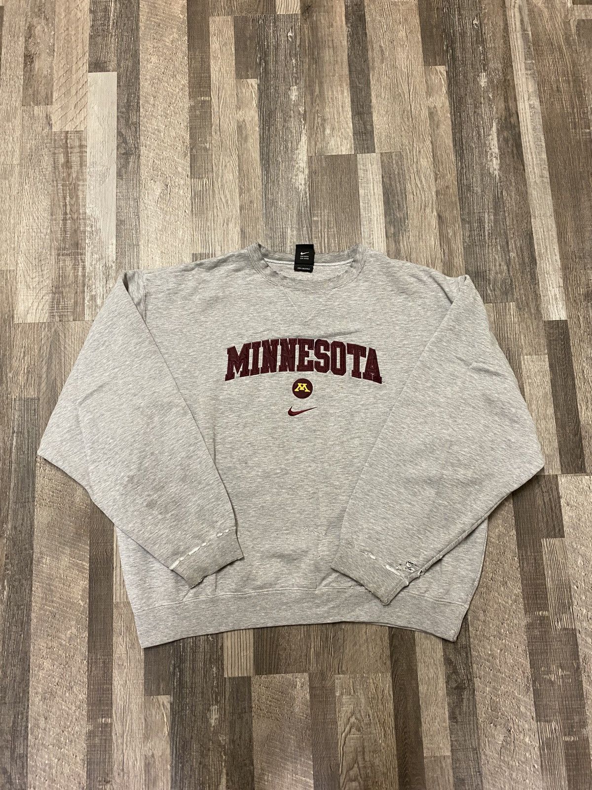 Nike Vintage 90’s U of M Nike Center Swoosh Distressed Sweatshirt Size US XL / EU 56 / 4 - 11 Thumbnail