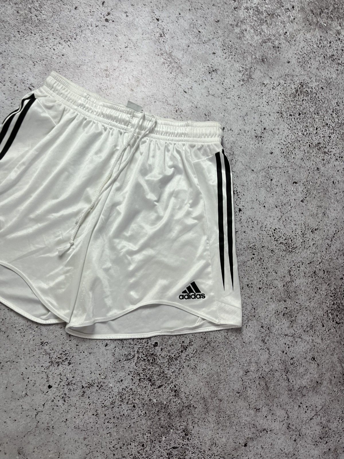 Adidas ⚽️👑Vintage Real Madrid Adidas Shorts Soccer Shorts Size US 34 / EU 50 - 2 Thumbnail