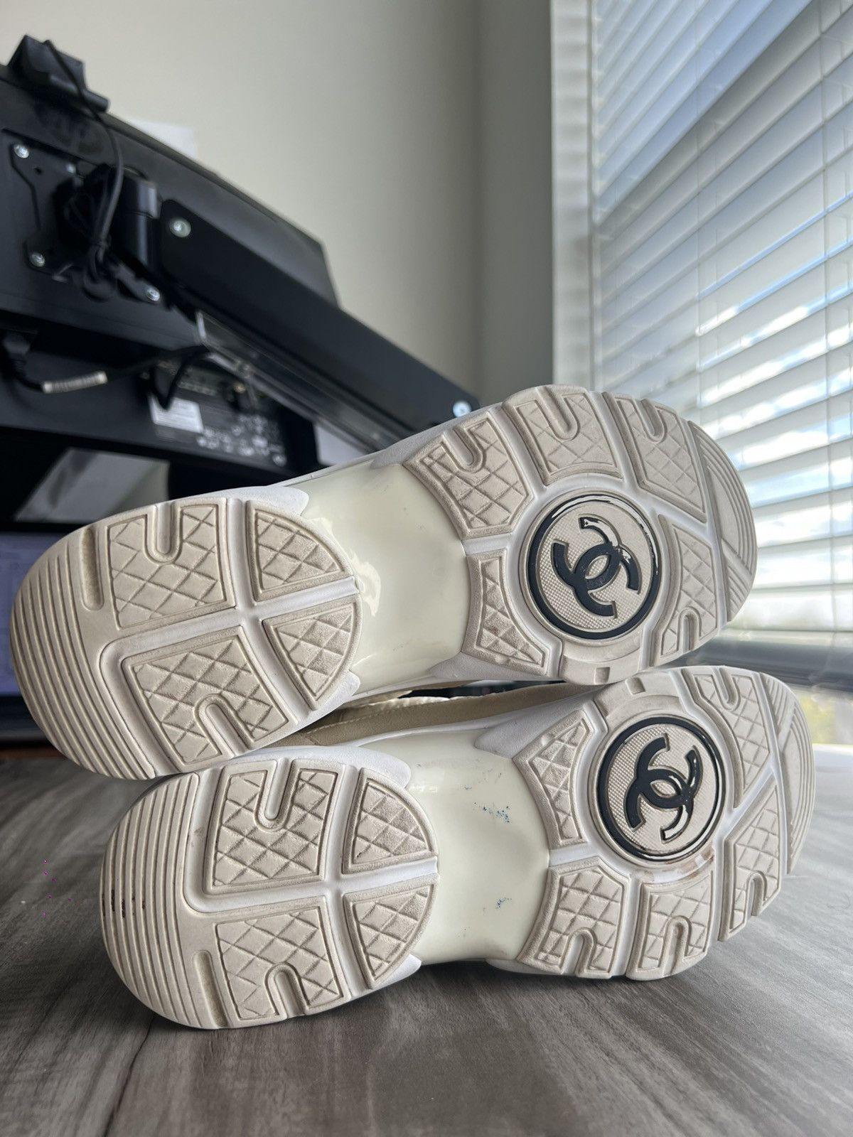 Chanel $1,350 Chanel CC Logo Sneaker Suede Size 7 Women’s (EU 37) Size US 7 / IT 37 - 8 Thumbnail
