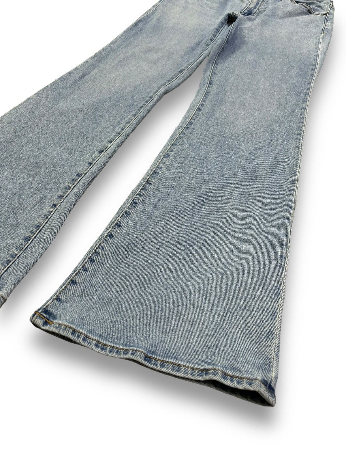 GU × Undercover Japanese Brand GU Blue Washed Flare Bell Bottom Jeans Size US 28 / EU 44 - 9 Thumbnail