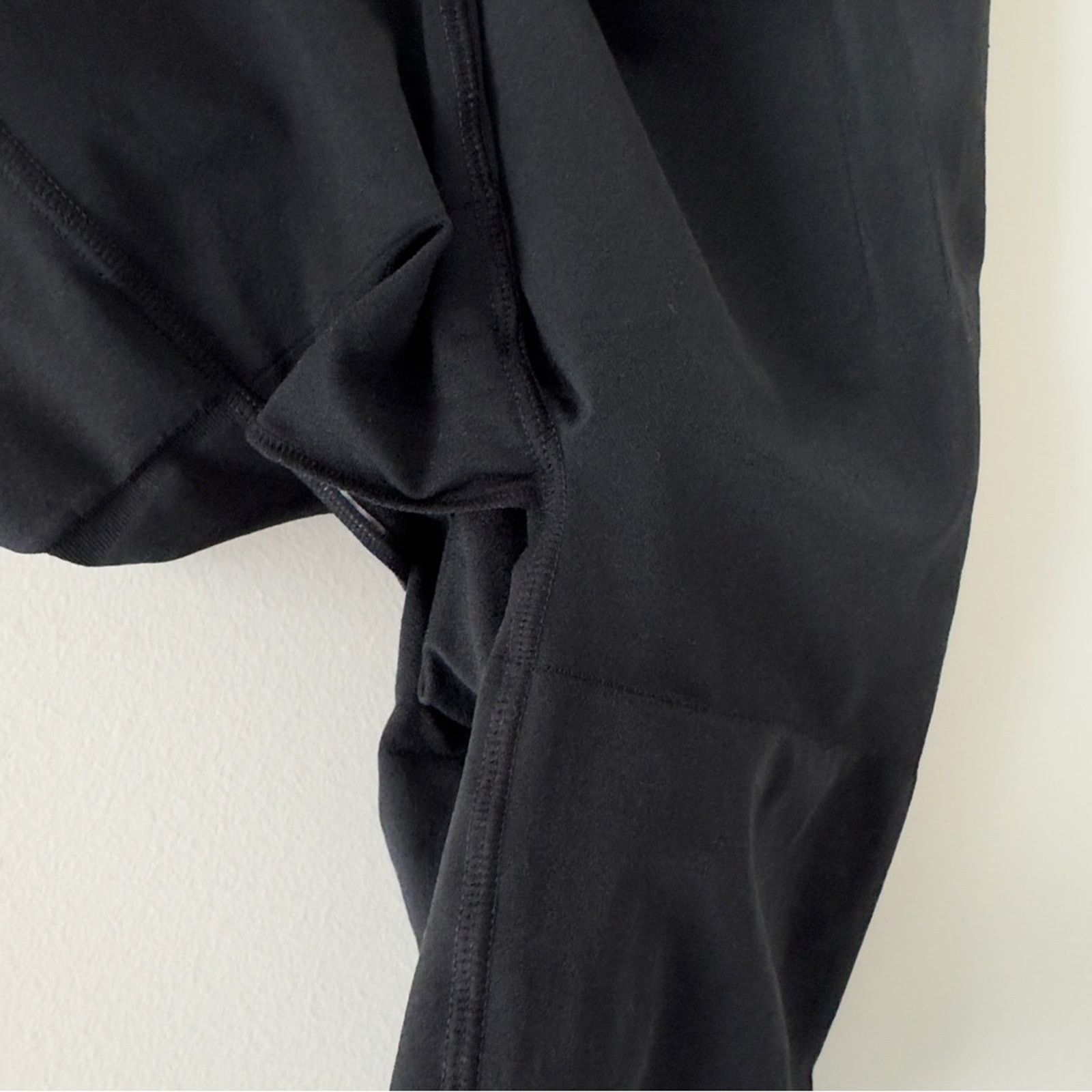 Spanx SPANX OnCore High-Waisted Mid-Thigh Short in very black EUC Size 29" - 10 Thumbnail