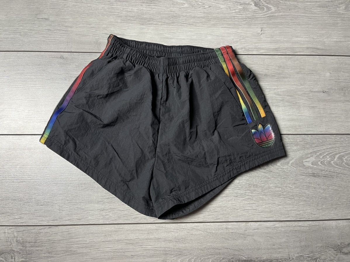 Adidas Adidas shorts running style Pharrell Williams size Small Size US 30 / EU 46 - 1 Thumbnail