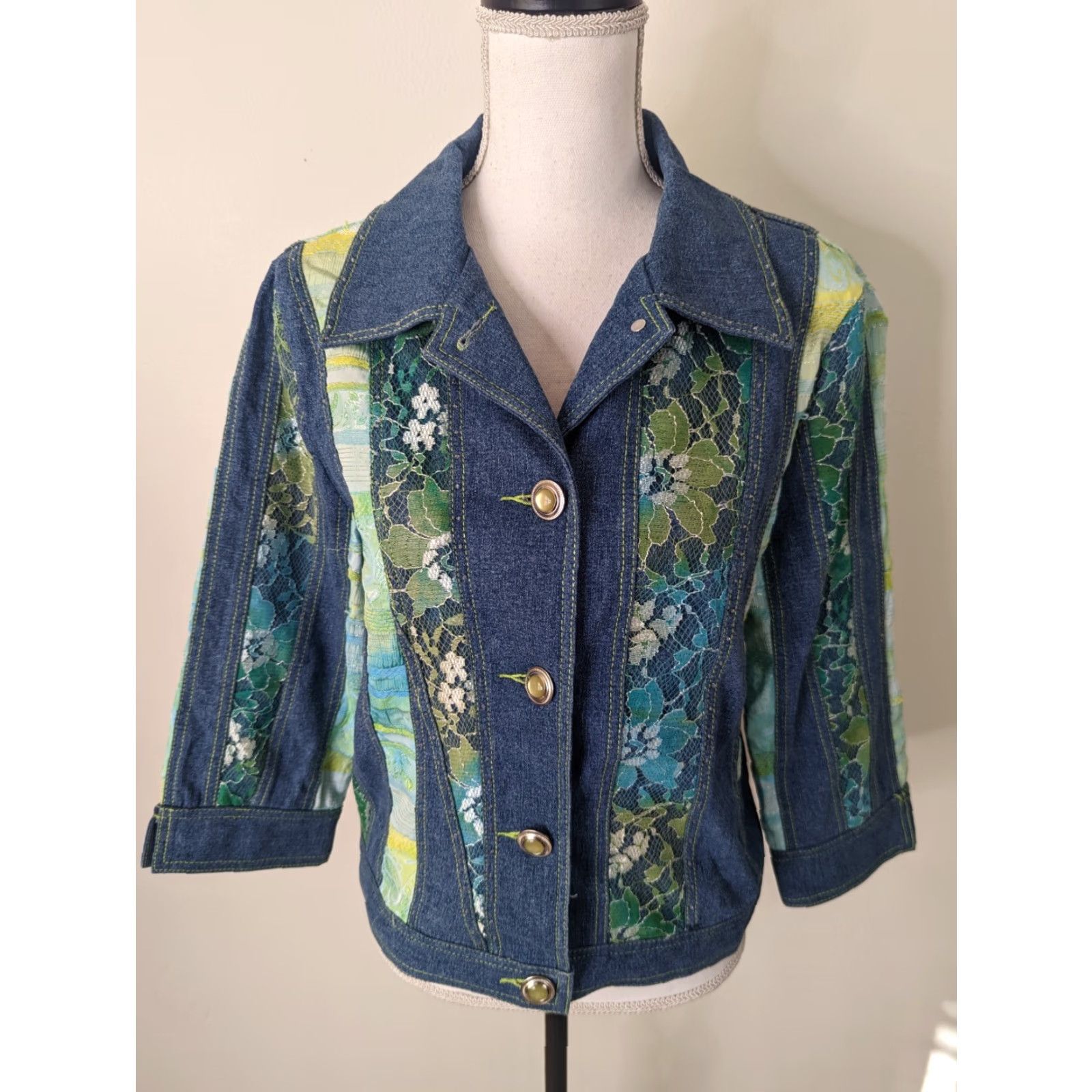 Denime Vintage 00s Y2K Art Deco Embroidered Denim Lace Jacket Size M Blue User: Vintage 00s Y2K Art Deco Embroidered Denim Lace Jacket Size M Blue Size M / US 6-8 / IT 42-44 - 2 Thumbnail