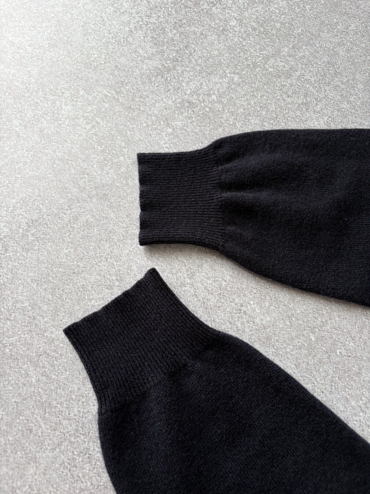 Ermenegildo Zegna Ermenegildo Zegna 100% Cashmere Sweater Navy Blue Crew Neck Size US L / EU 52-54 / 3 - 3 Thumbnail