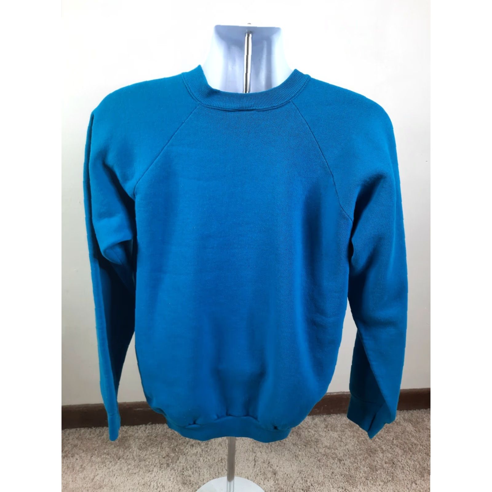 Fruit Of The Loom VINTAGE 90s Blue Raglan Sweatshirt 50/50 Large 1990s Cotton Polyester Fruit of the Loom Crew Neck Unisex Adults Sweatshirt Size US L / EU 52-54 / 3 - 5 Thumbnail