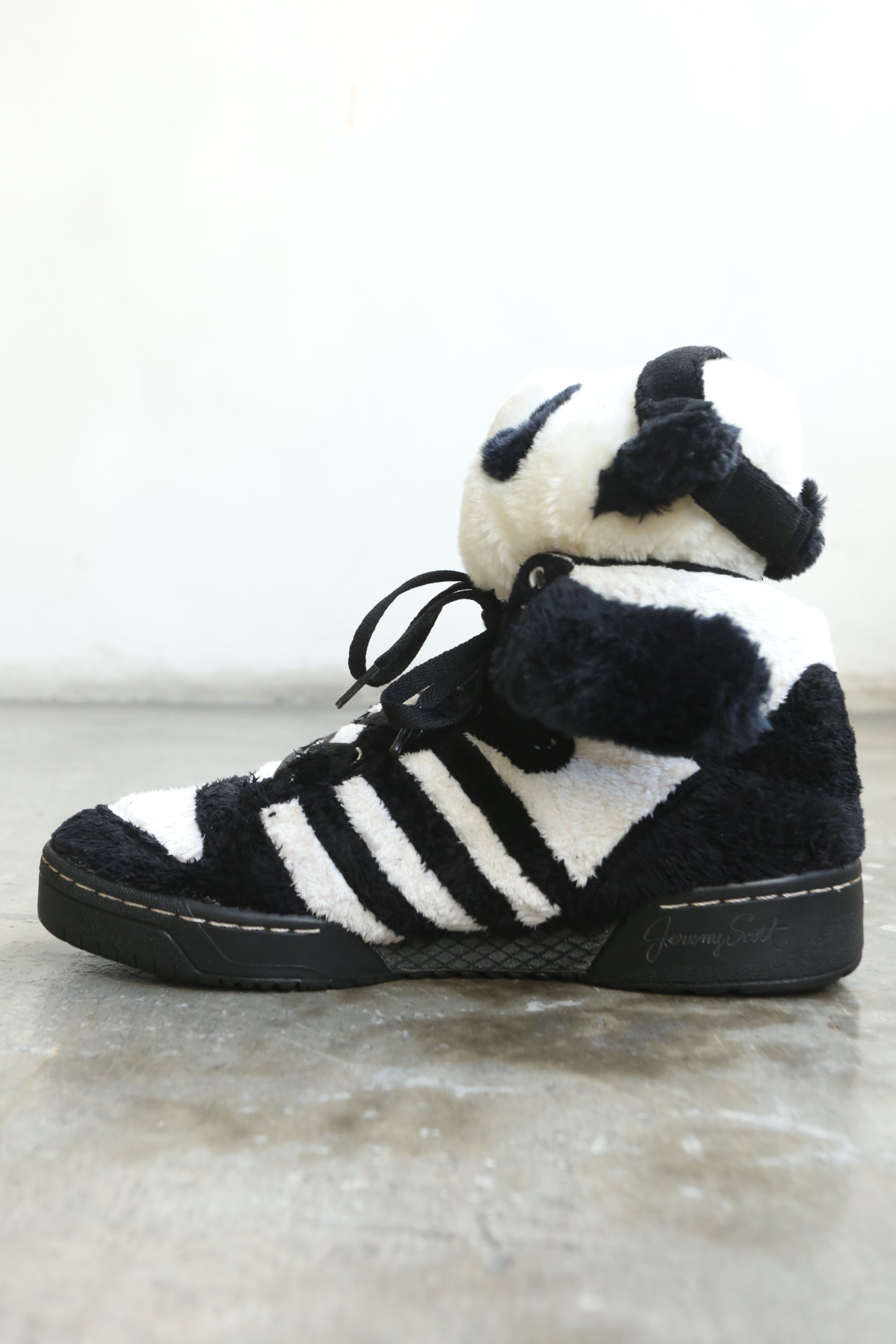 Adidas × Jeremy Scott Adidas - Jeremy Scott - F/W 11 - Panda Bear Sneakers Size US 9.5 / EU 42-43 - 4 Thumbnail