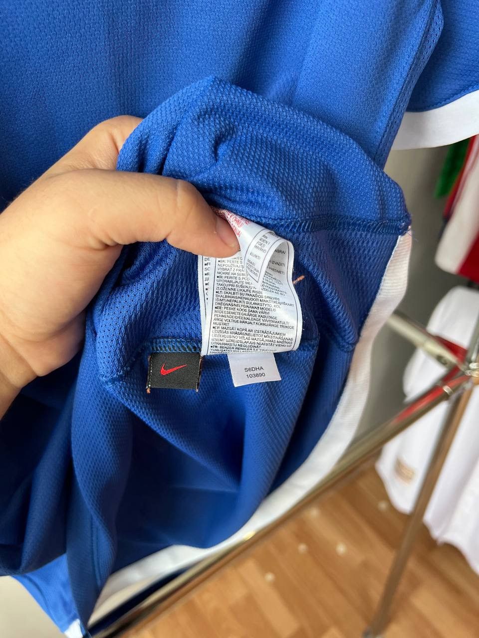 Vintage 2006/8 BRAZIL TEAM AWAY SOCCER FOOTBALL JERSEY SHIRT NIKE M Size US M / EU 48-50 / 2 - 7 Thumbnail