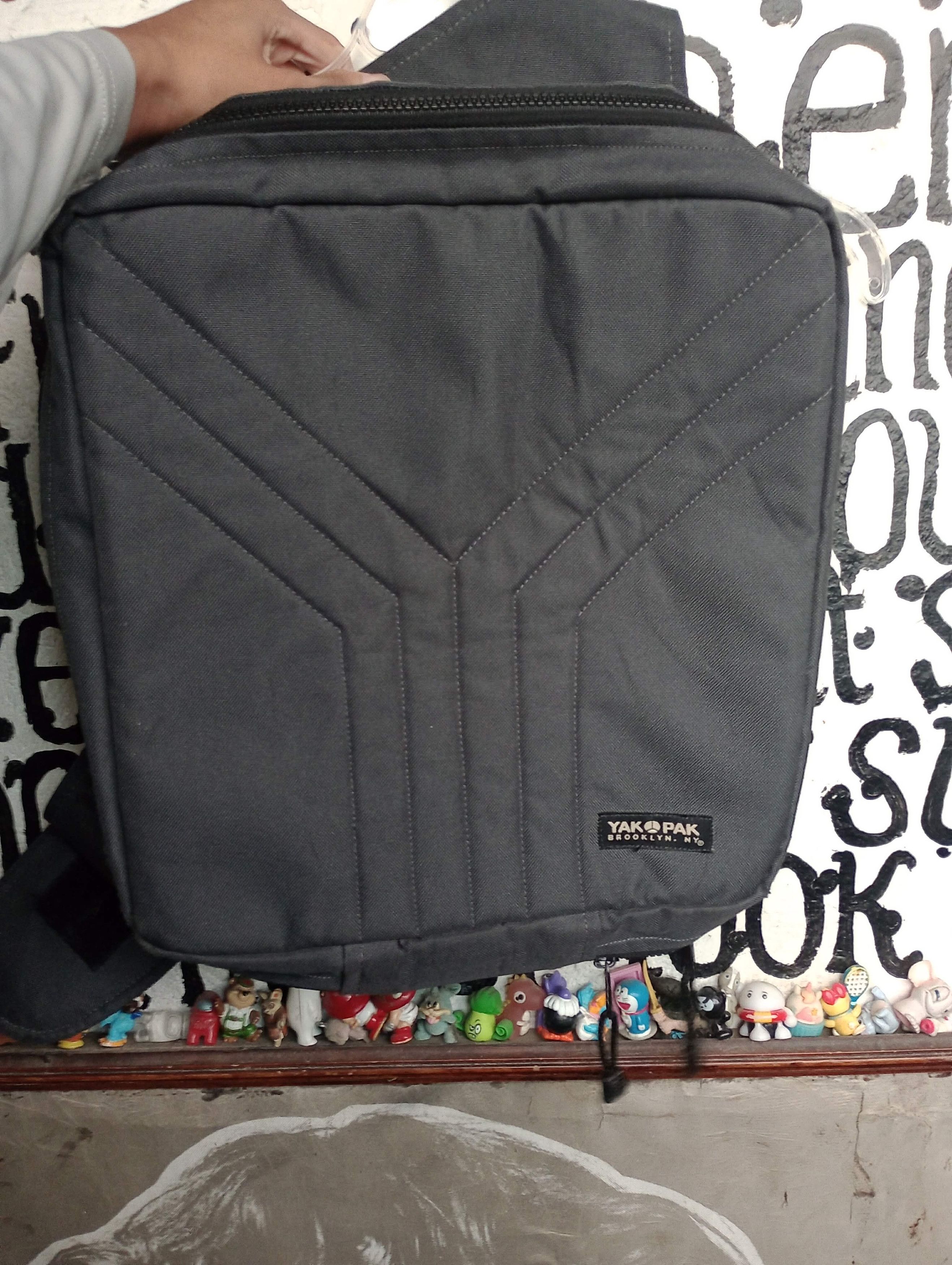 Vexed Generation Vexed Generation Yak-Pak Record bag rare colorway