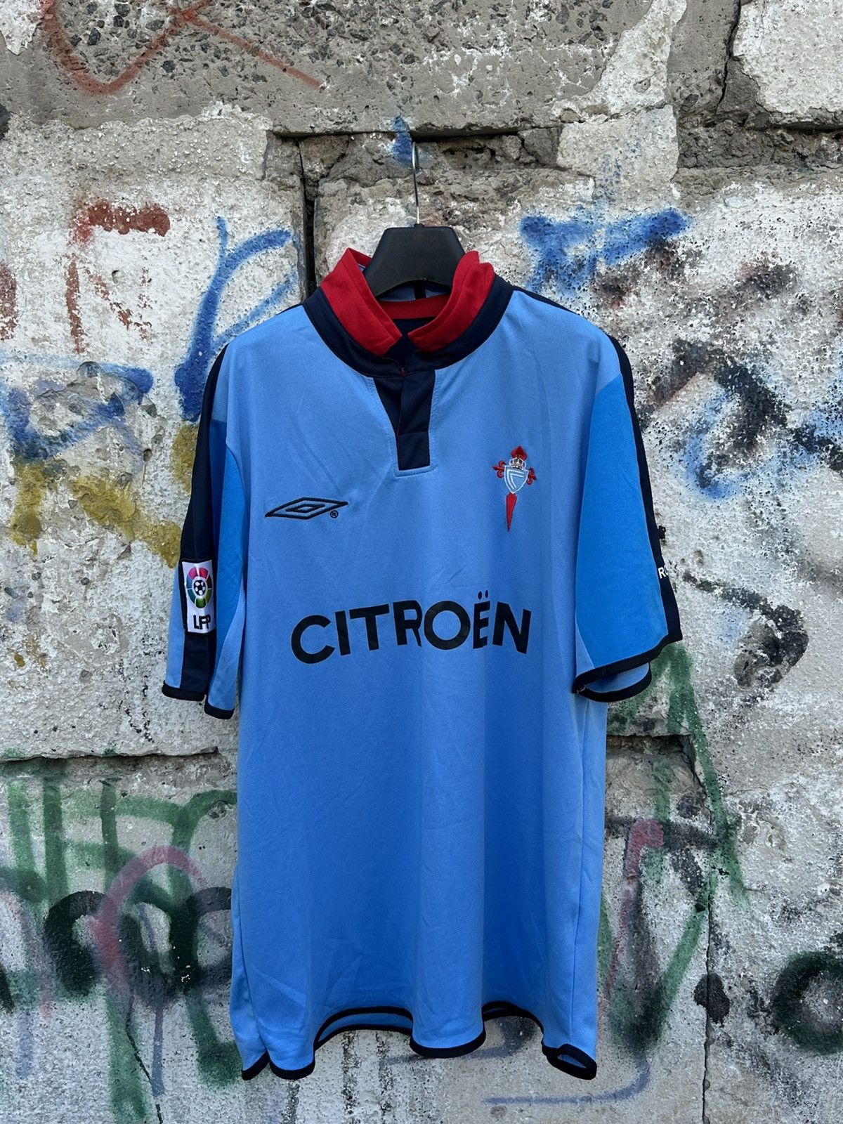 Umbro CELTA DE VIGO 2003 2005 HOME FOOTBALL SHIRT SOCCER UMBRO Size US L / EU 52-54 / 3 - 1 Thumbnail
