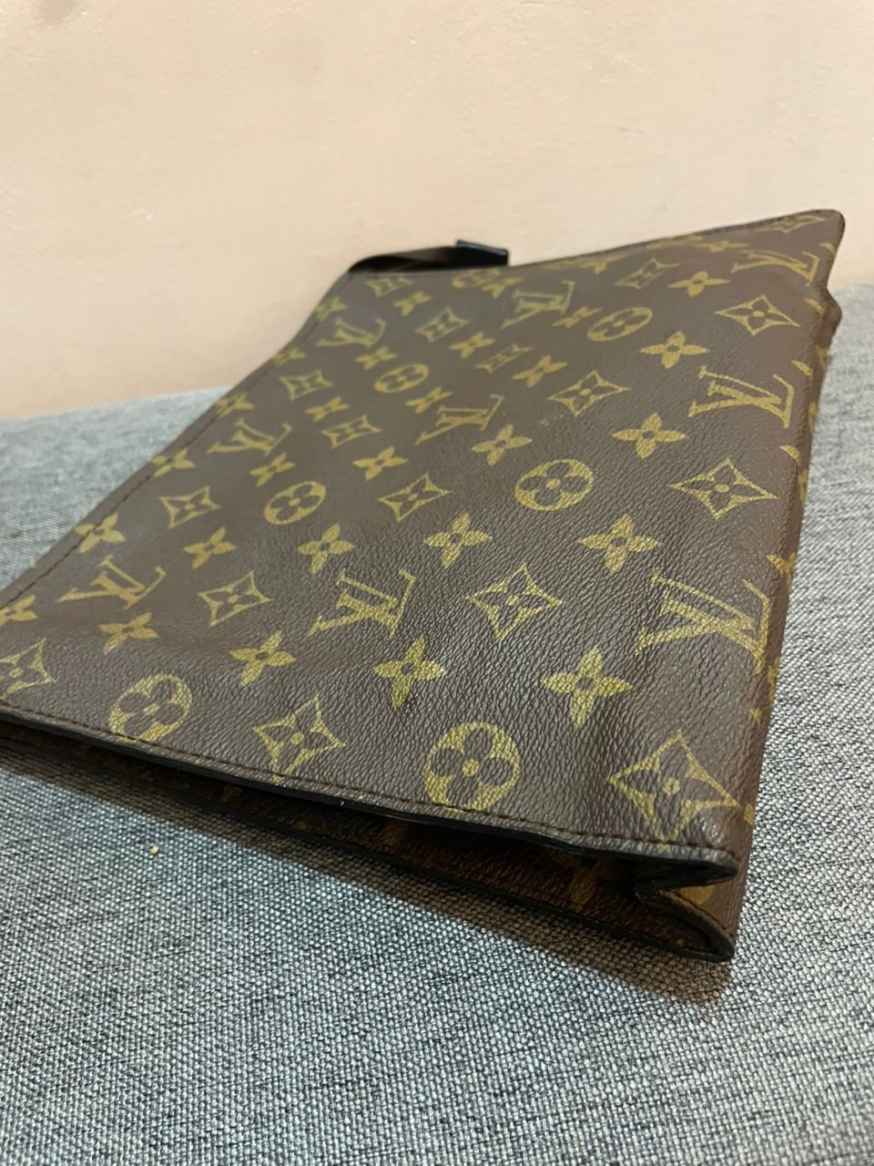 Louis Vuitton Authentic Vintage Louis Vuitton Monogram Clutch Size ONE SIZE - 19 Thumbnail