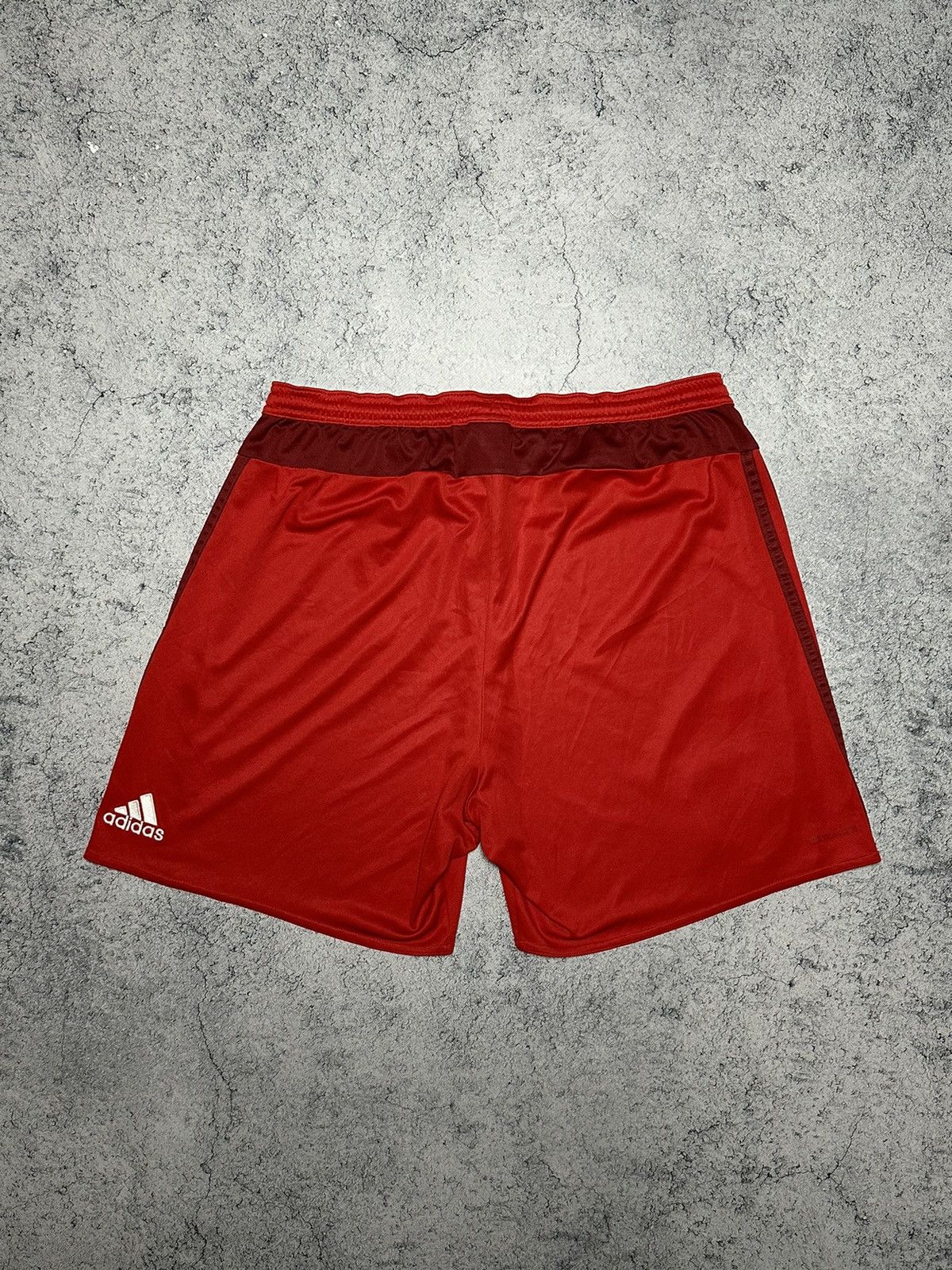 Adidas Bayern Munich Adidas 2015 Soccer Football Shorts Size US 32 / EU 48 - 3 Thumbnail