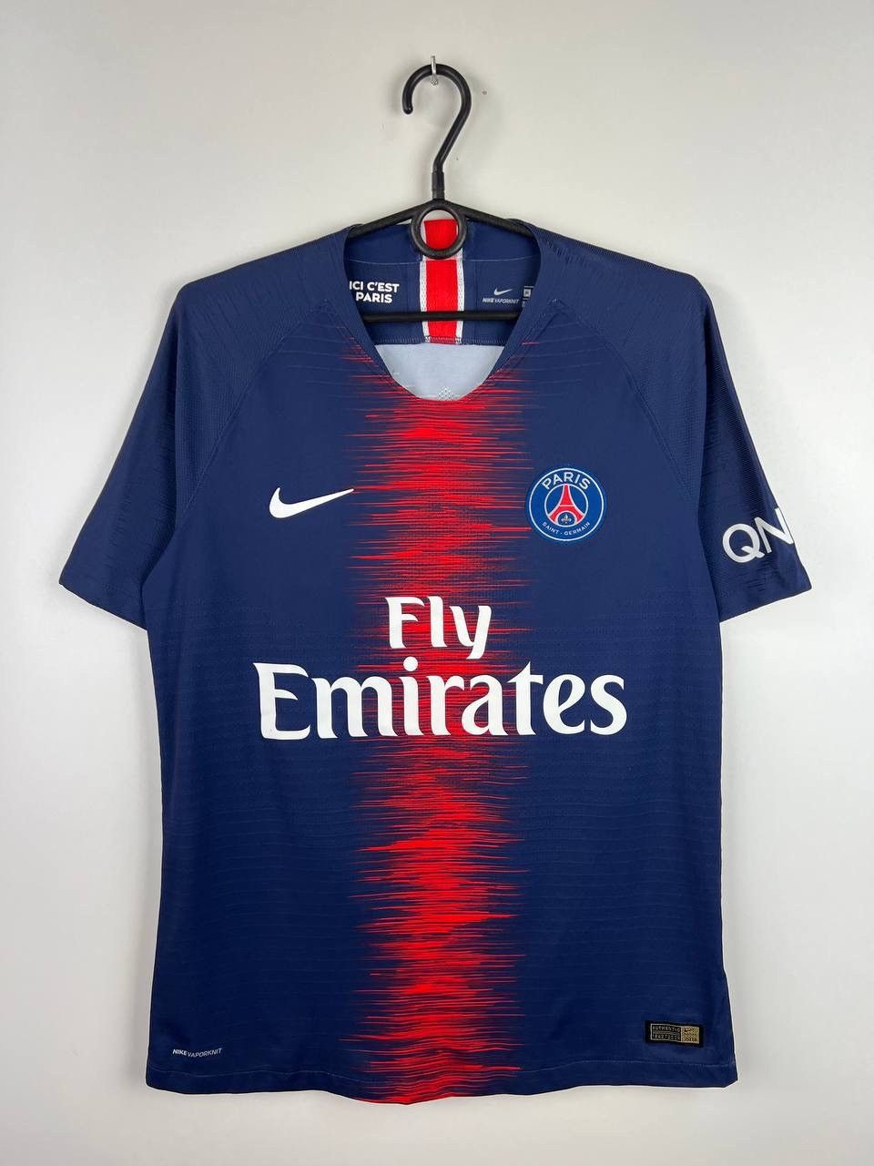 Vintage PSG Nike 2018-19 vaporknit jersey t-shirts size M Size US M / EU 48-50 / 2 - 1 Thumbnail