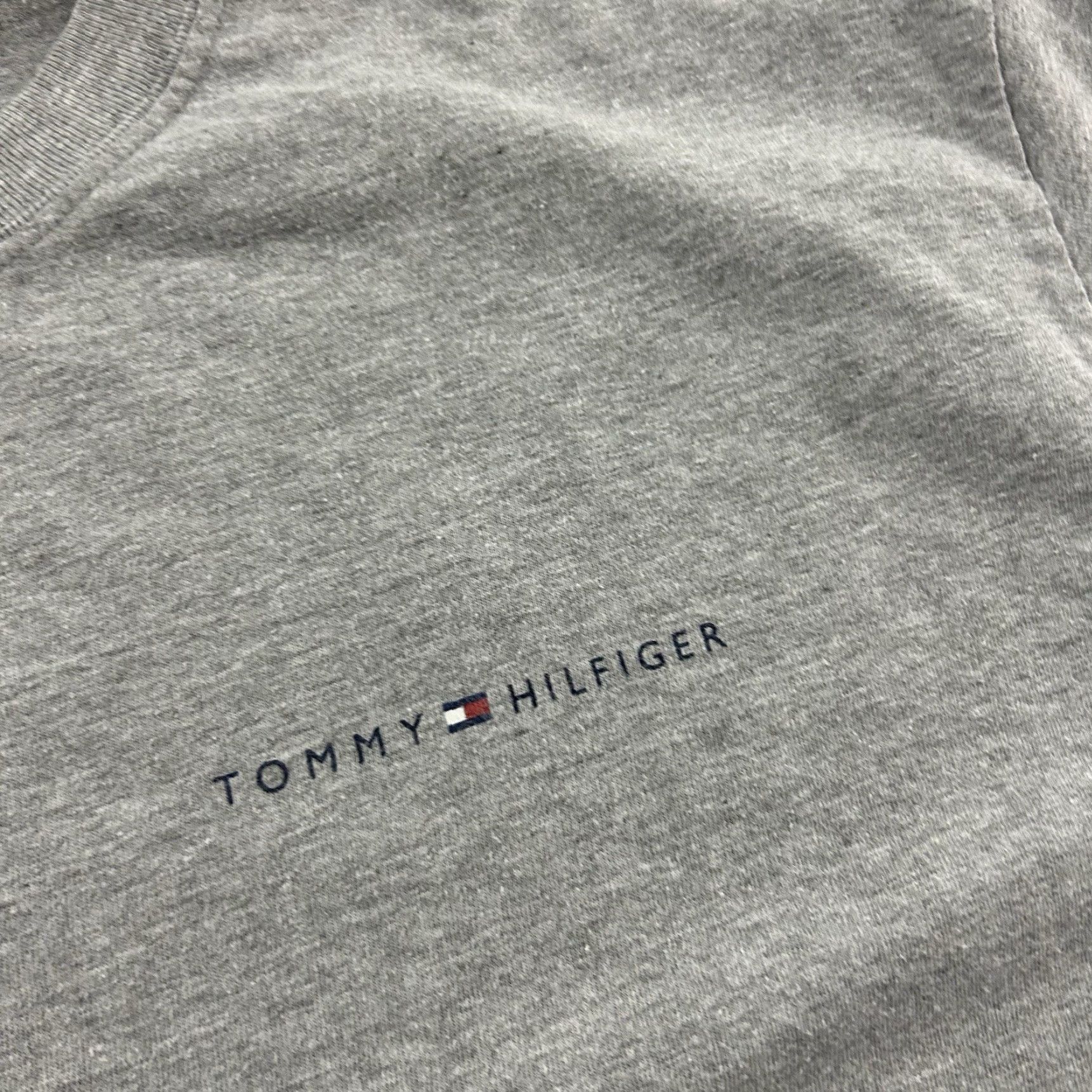 Tommy Hilfiger VINTAGE Tommy Hilfiger Short Sleeve T Shirt Men's XL Gray Size US XL / EU 56 / 4 - 3 Thumbnail