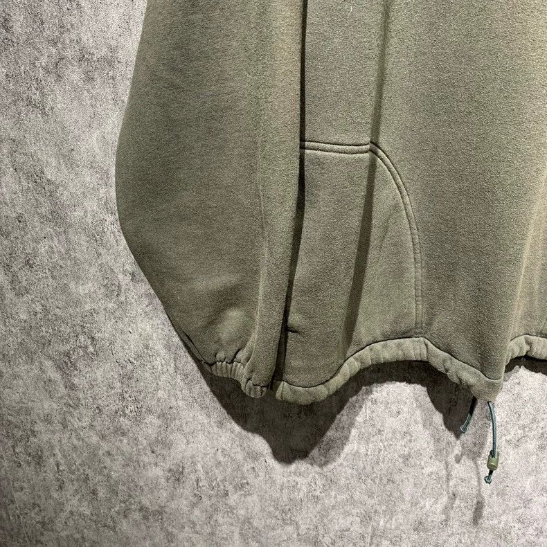 Balenciaga Balenciaga Dark Coffee Crew Neck long sleeves 2502-Nextarro Size US XS / EU 42 / 0 - 7 Thumbnail