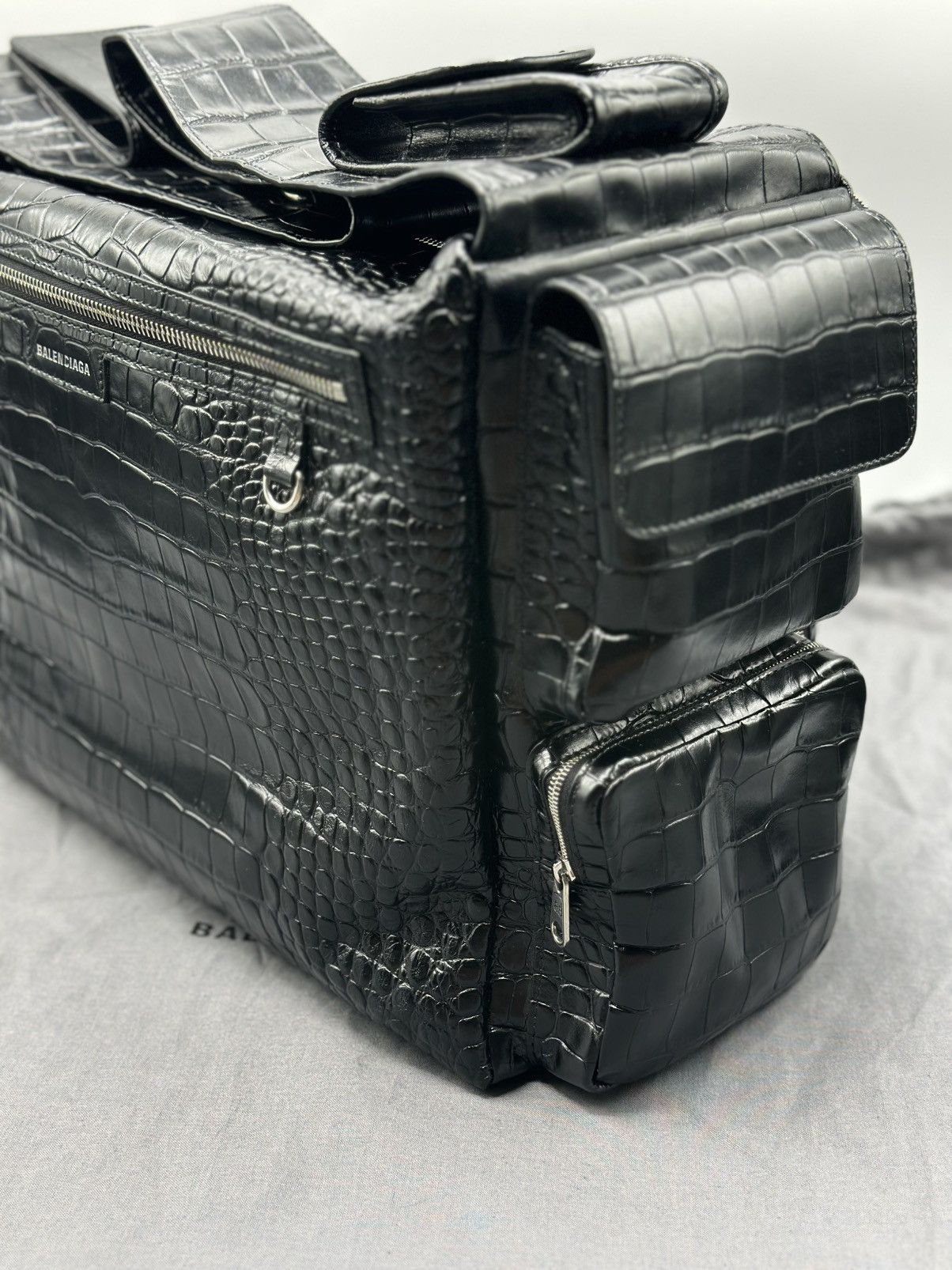 Balenciaga Balenciaga Black Croc Embossed Big Superbusy Sling Bag Size ONE SIZE - 5 Thumbnail