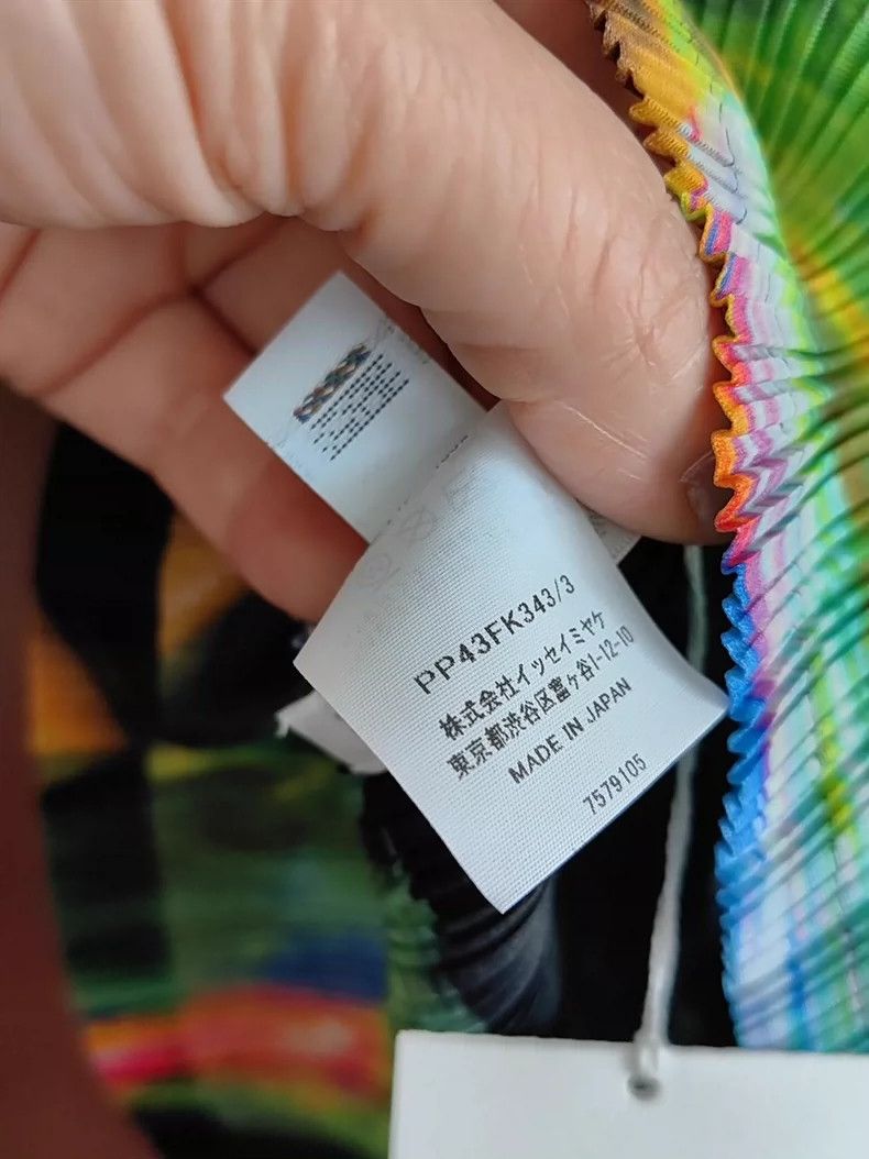 Issey Miyake Issey Miyake size:3 Black and green high-neck top Size S / US 4 / IT 40 - 5 Thumbnail