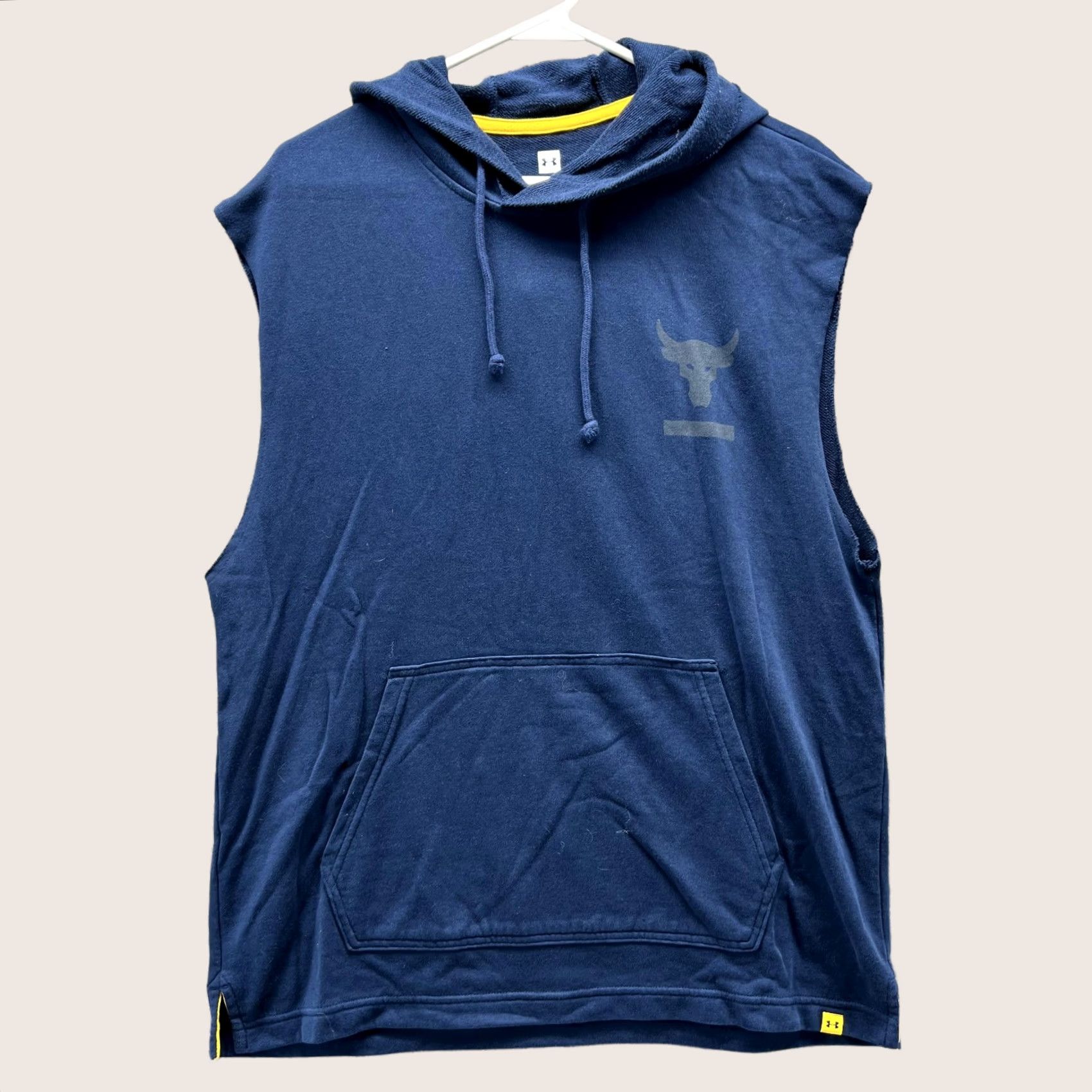 Under Armour VINTAGE Under Armour Sweater Men Large Hooded Sleeveless Blue logo Pullover Casual Workwear Soldier? (Note: unclear) Size US L / EU 52-54 / 3 - 1 Thumbnail