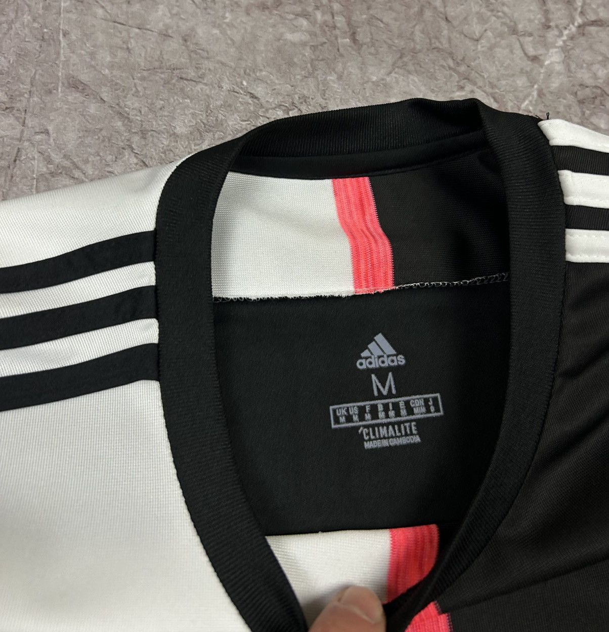 Adidas Juventus 2019/20 De Ligt Home Jersey Size US M / EU 48-50 / 2 - 5 Thumbnail