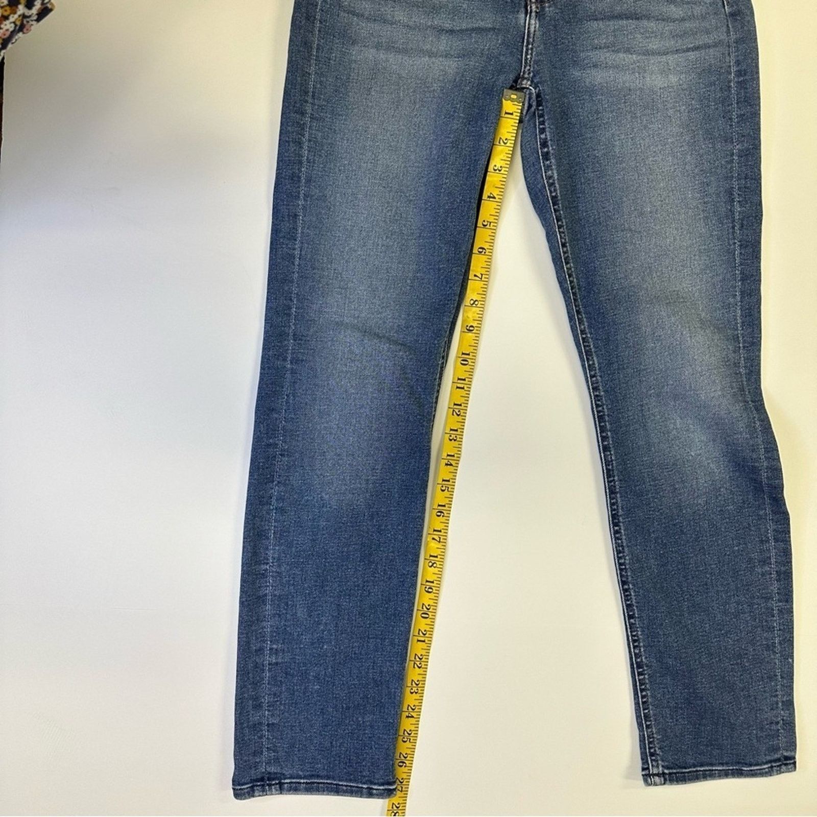 7 For All Mankind JEN7 by Seven for All Mankind Size 4 Slim Boyfriend Jeans Size 27" / US 4 / IT 40 - 7 Thumbnail