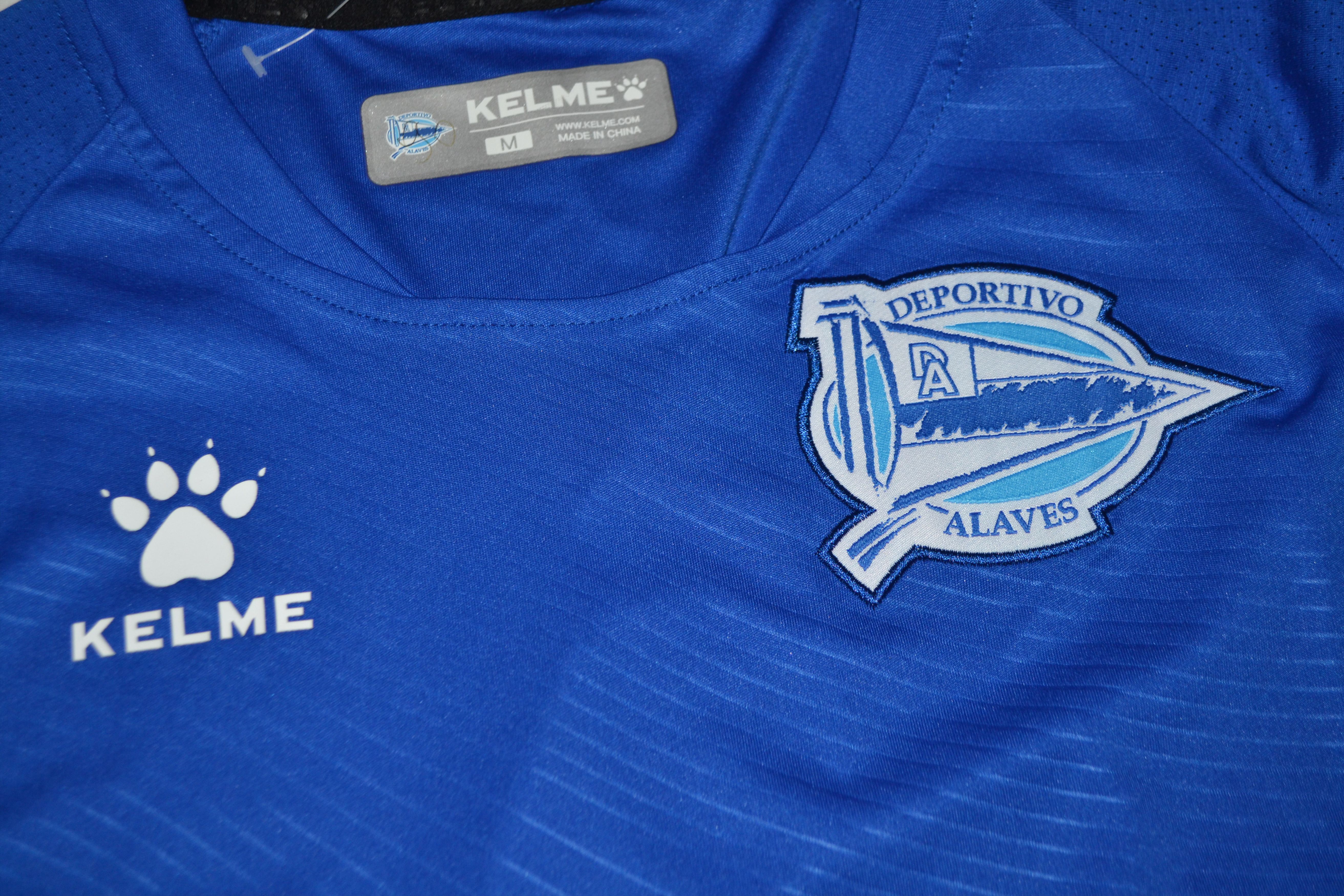 Other Deportivo Alaves Training Football Shirt Kit Soccer Jersey Size US M / EU 48-50 / 2 - 4 Thumbnail