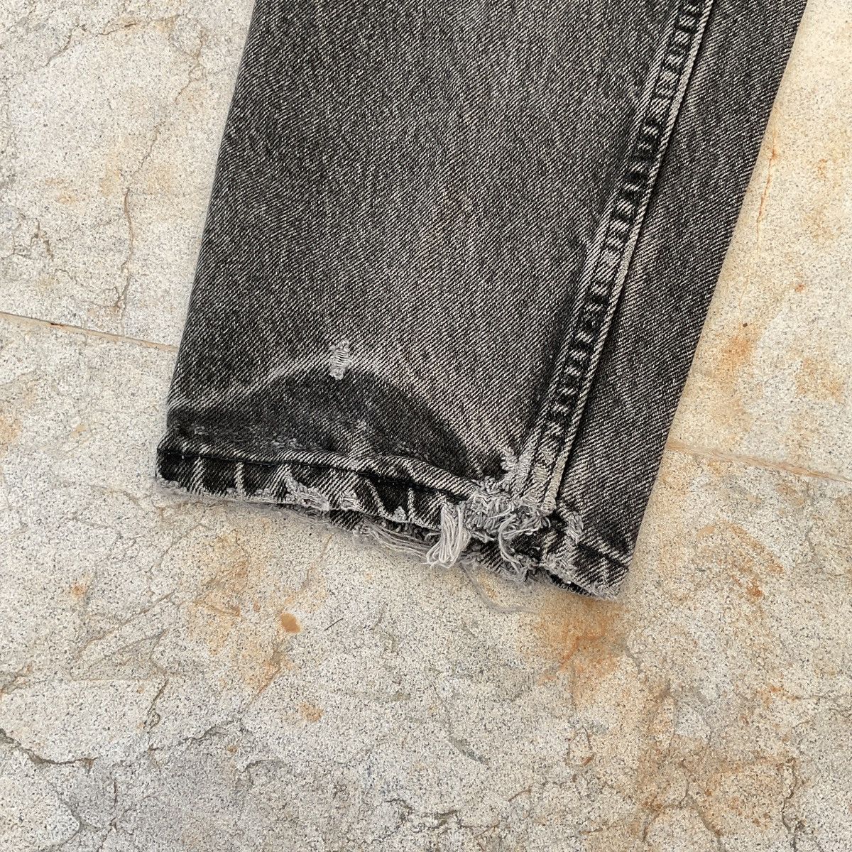 Levi's × Vintage Vintage Trashed Distressed 80s Levi's Made In USA 505 Pants Size US 34 / EU 50 - 2 Thumbnail