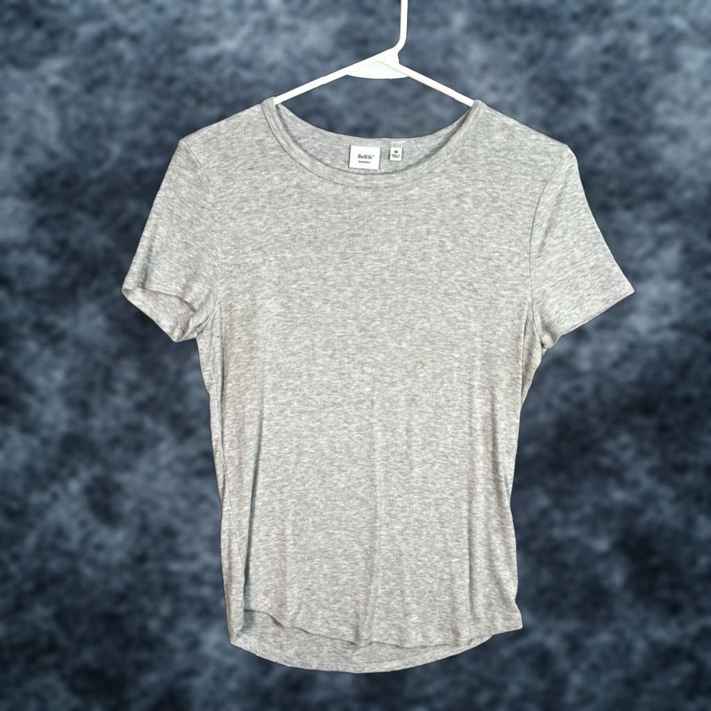 Vintage VINTAGE Sunday Best T-Shirt Shirt Womens Medium Gray Short Sleeve 7/10 90s? (Avoid adding new details; use given but optimize) Size M / US 6-8 / IT 42-44 - 1 Thumbnail