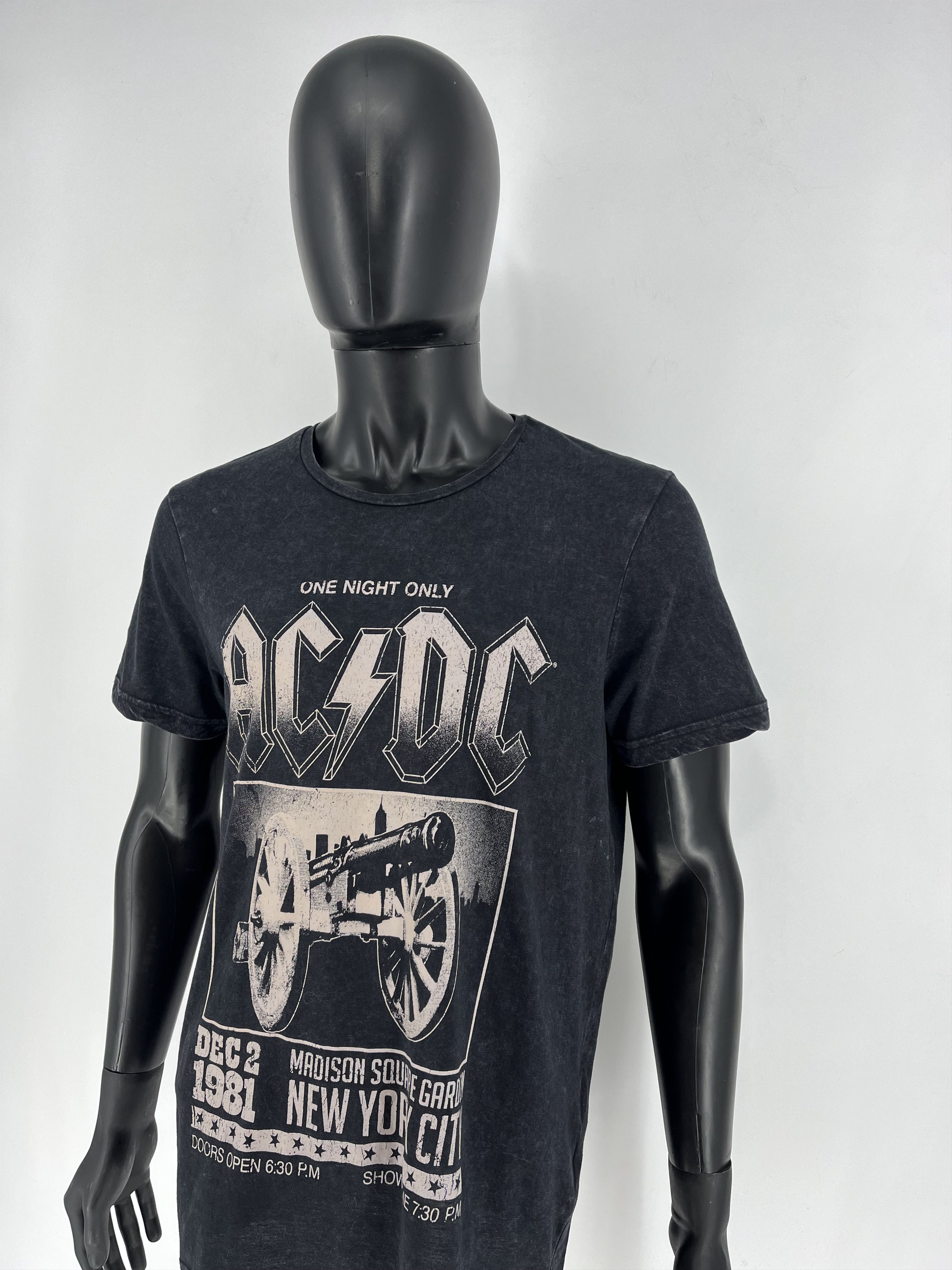 Band Tees × Vintage VINTAGE Y2K ACDC TEE SHIRT BAND TEE SIZE M Size US M / EU 48-50 / 2 - 8 Thumbnail